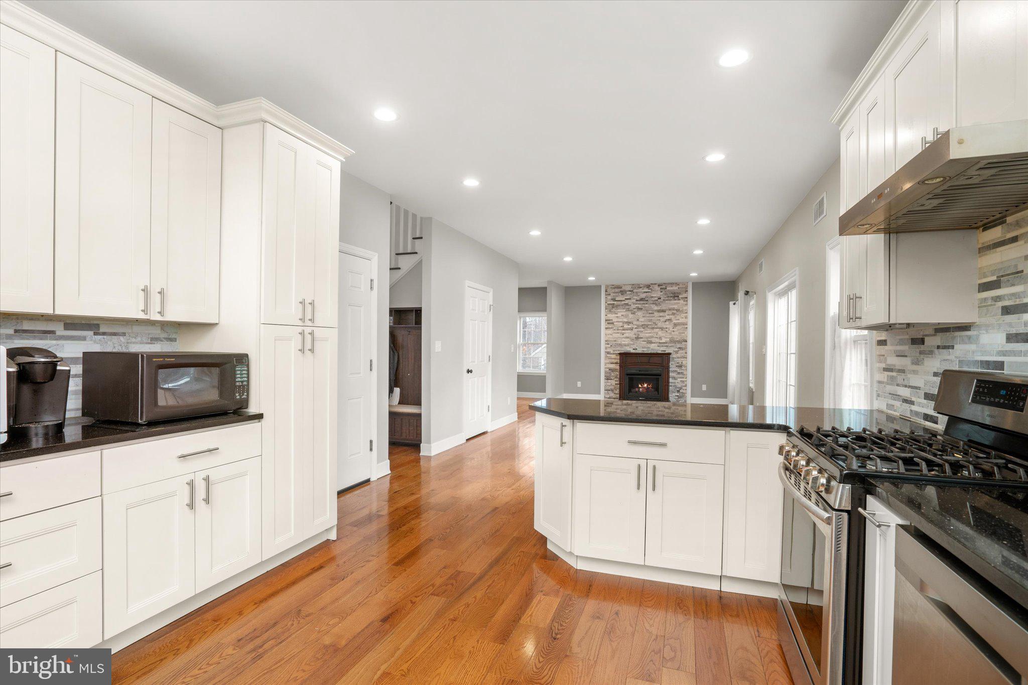 85 Hoover Ave
