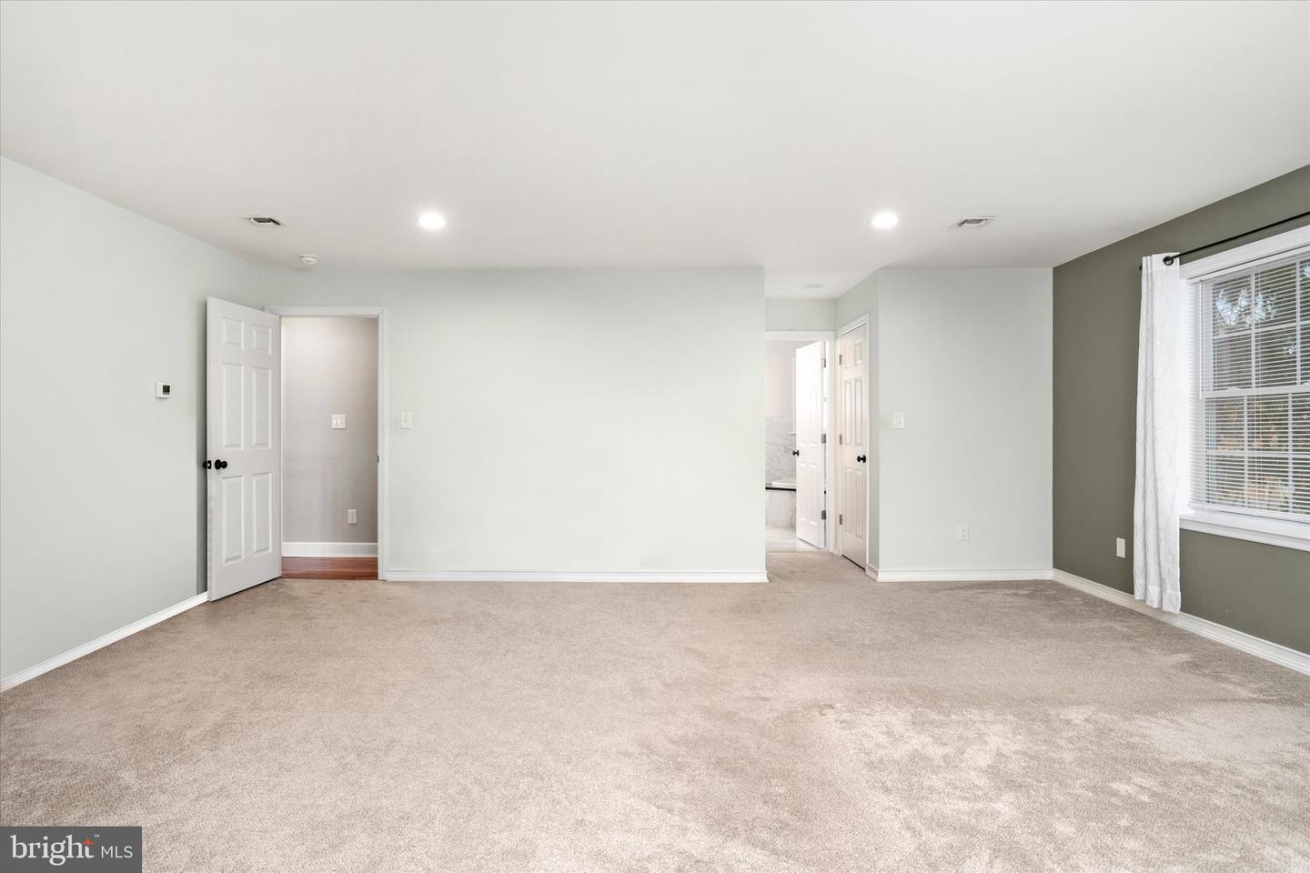 85 Hoover Ave