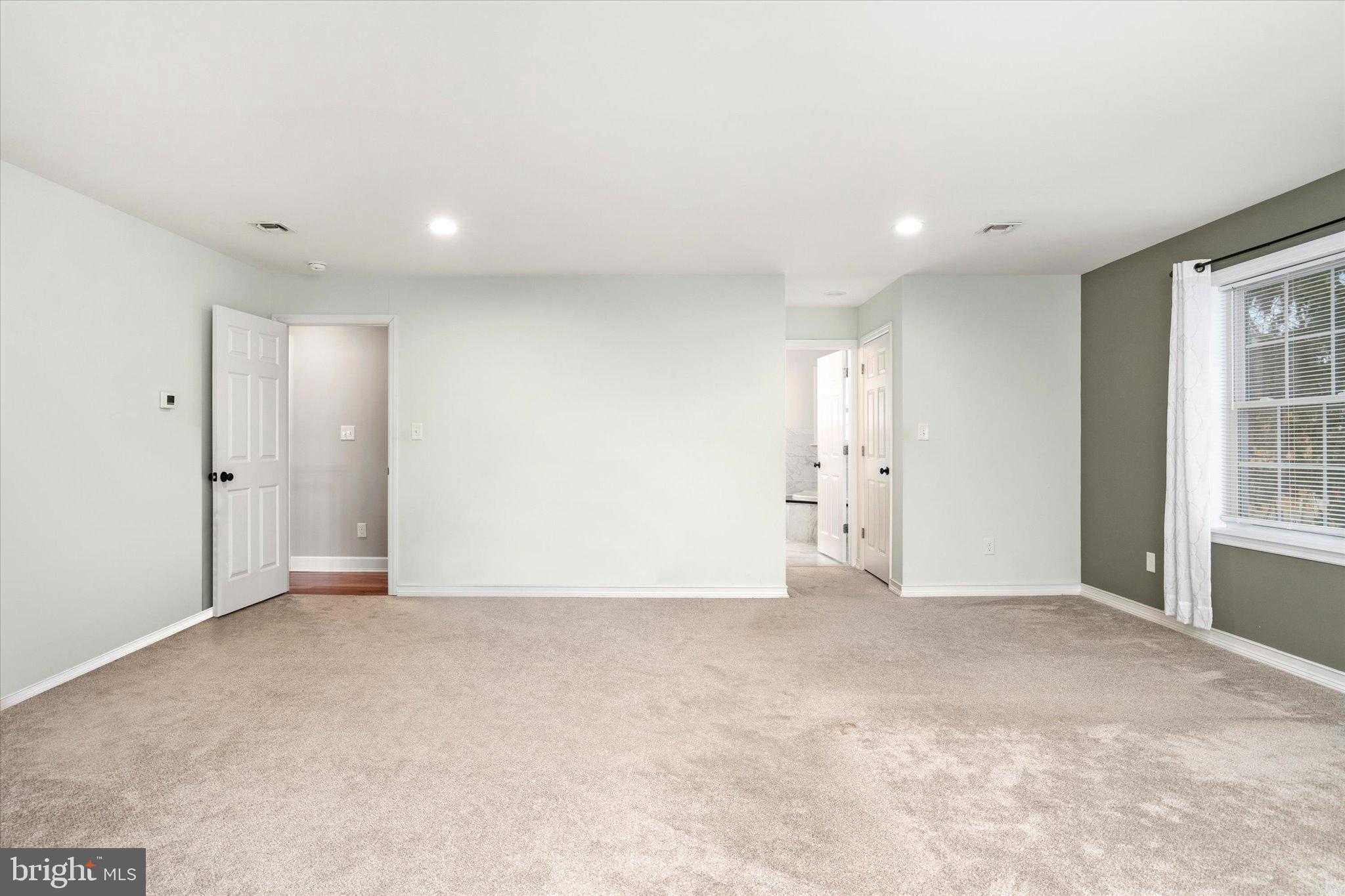 85 Hoover Ave