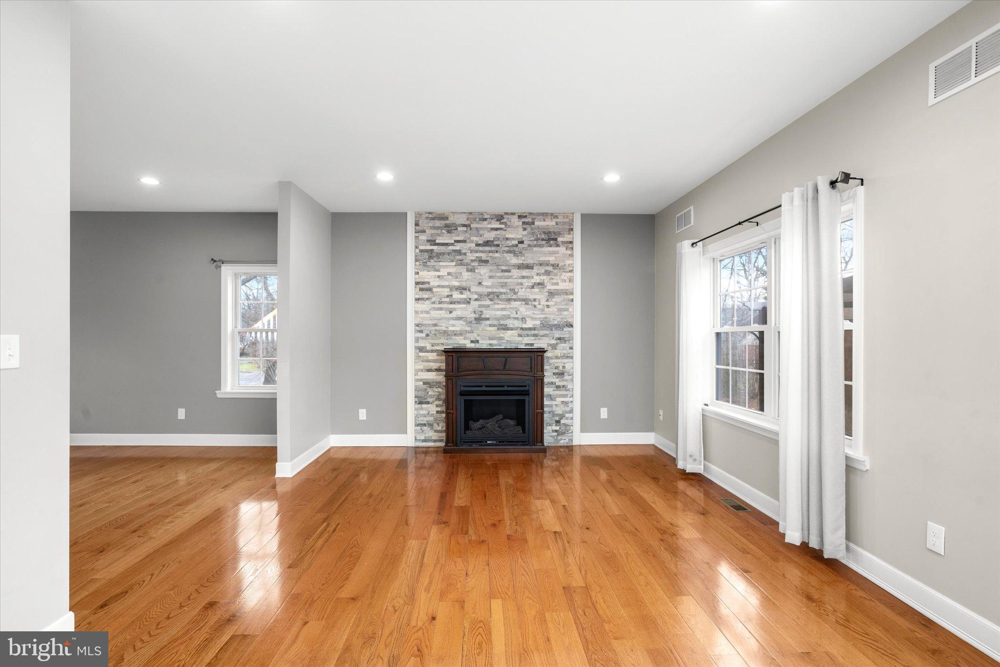 85 Hoover Ave