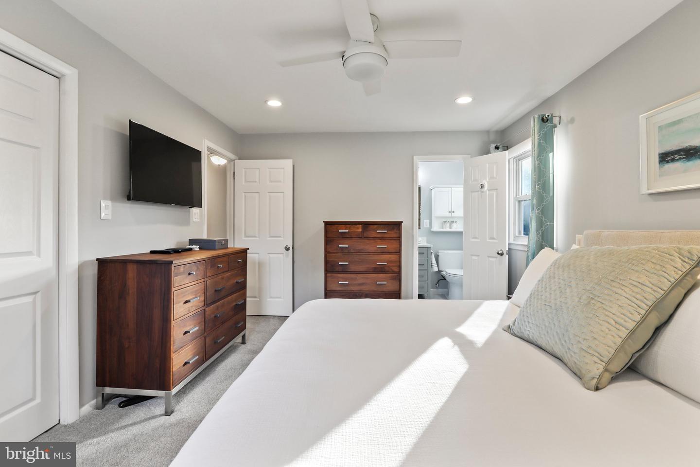 14 Hillsdale Rd