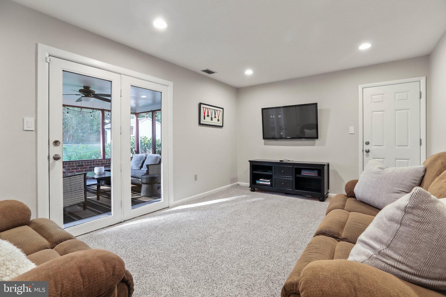 14 Hillsdale Rd