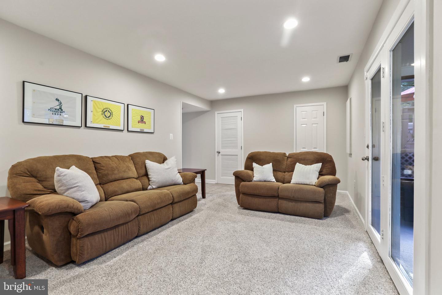 14 Hillsdale Rd