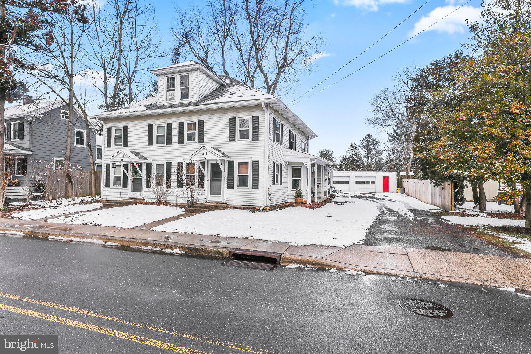 414 Village Rd E