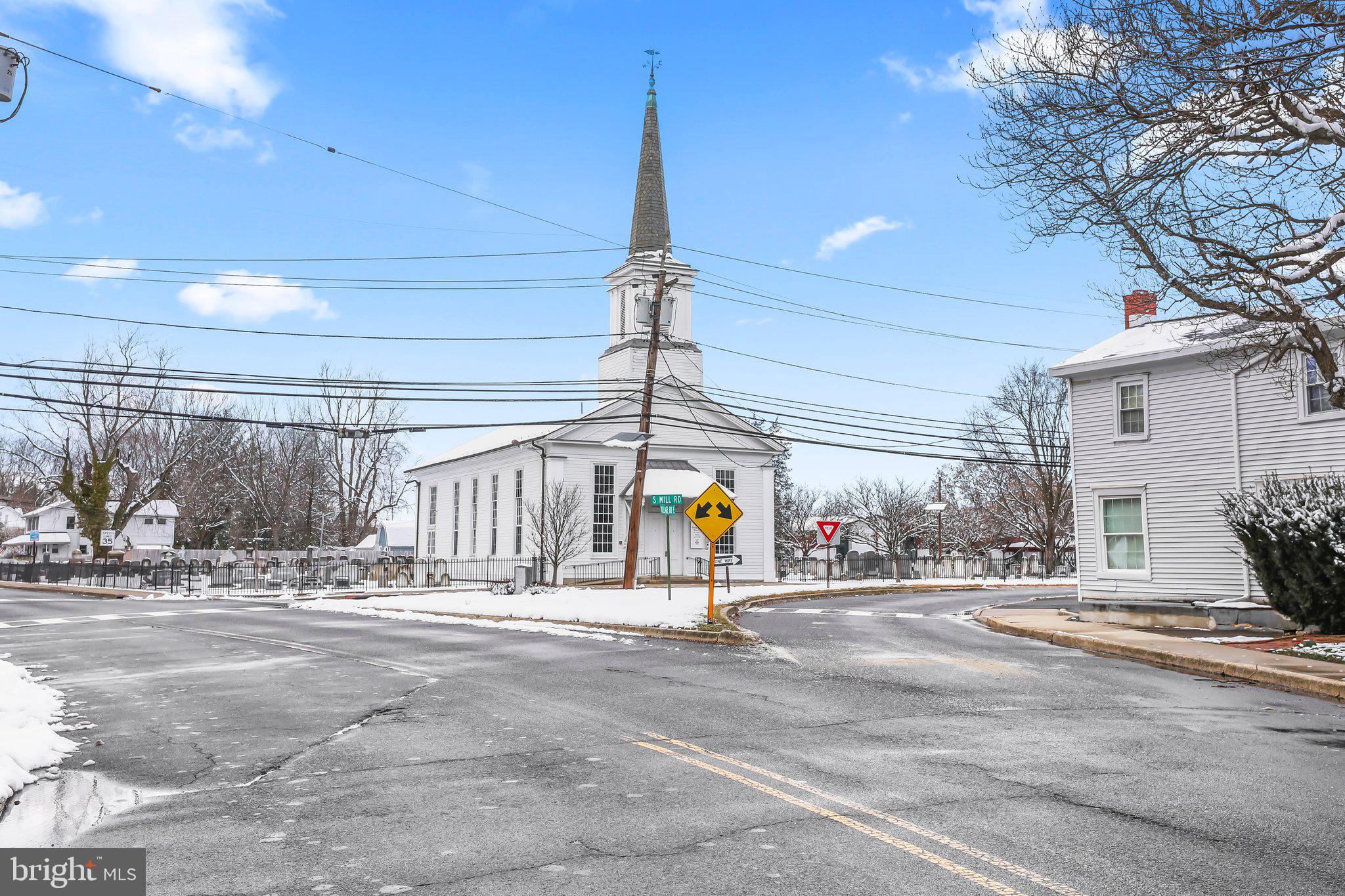 414 Village Rd E