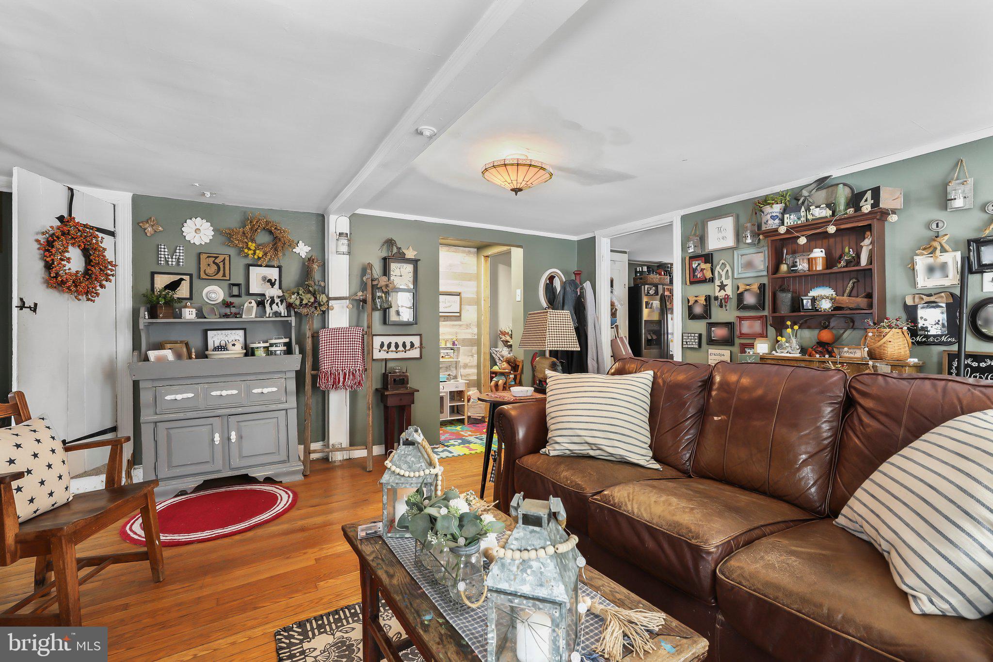 414 Village Rd E