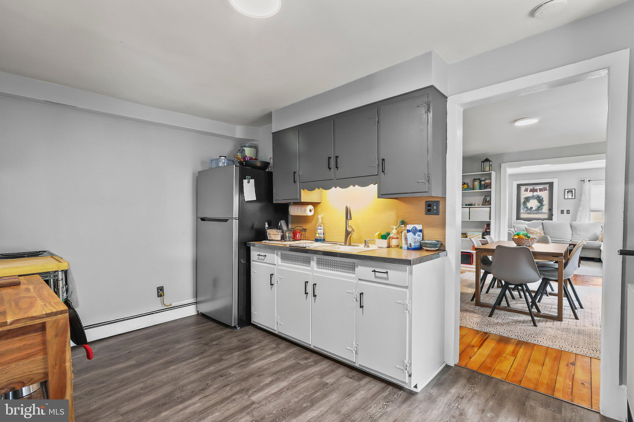 414 Village Rd E