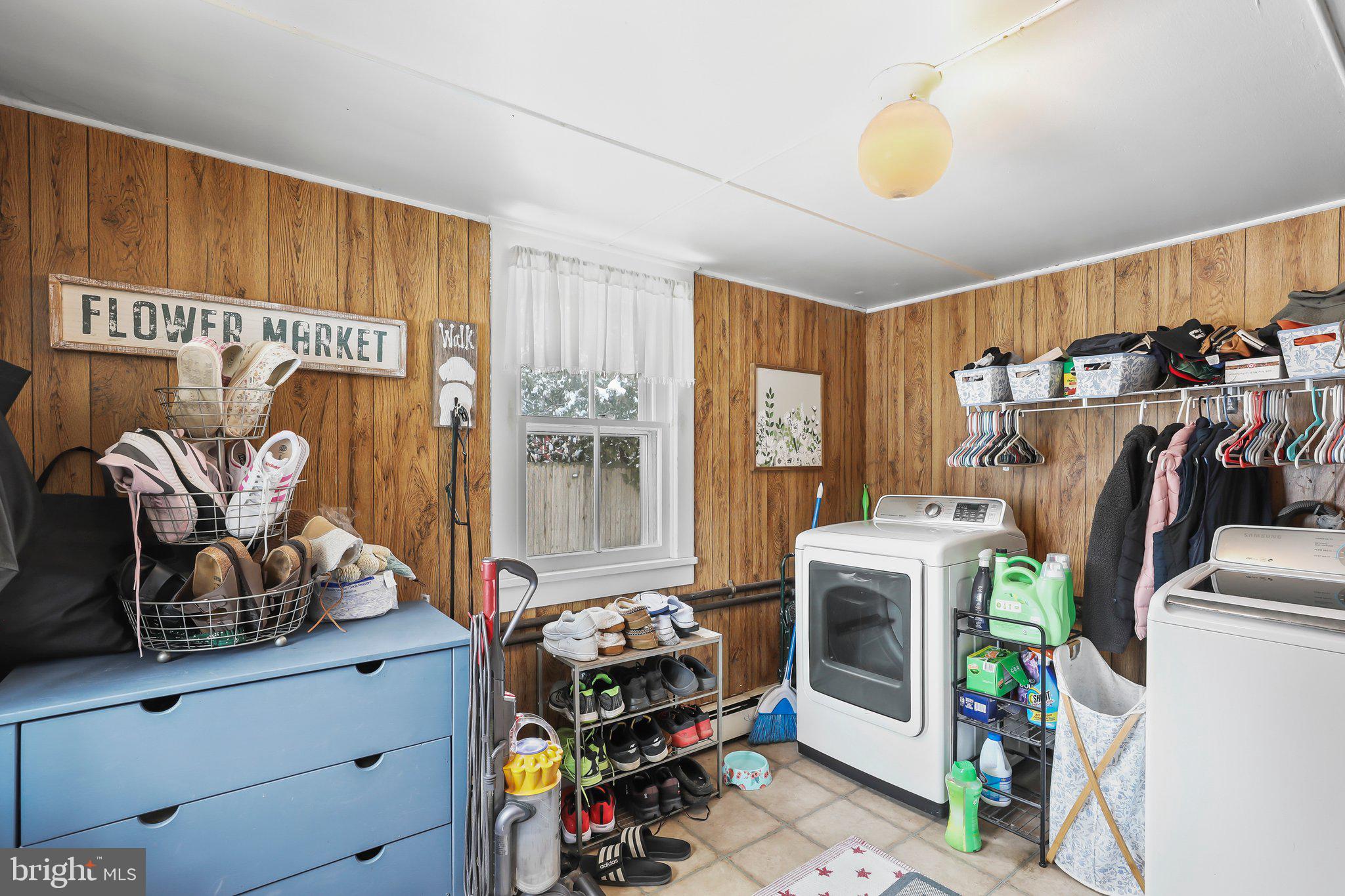 414 Village Rd E