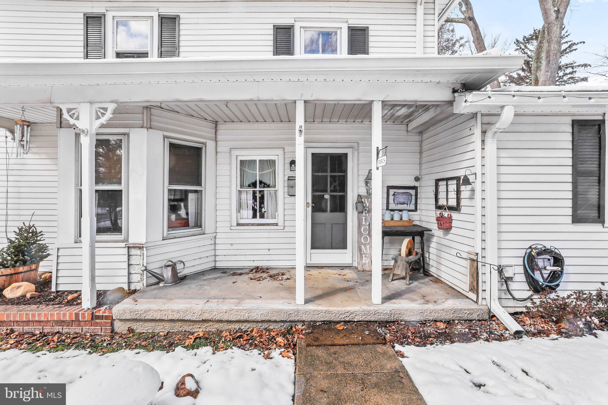 414 Village Rd E