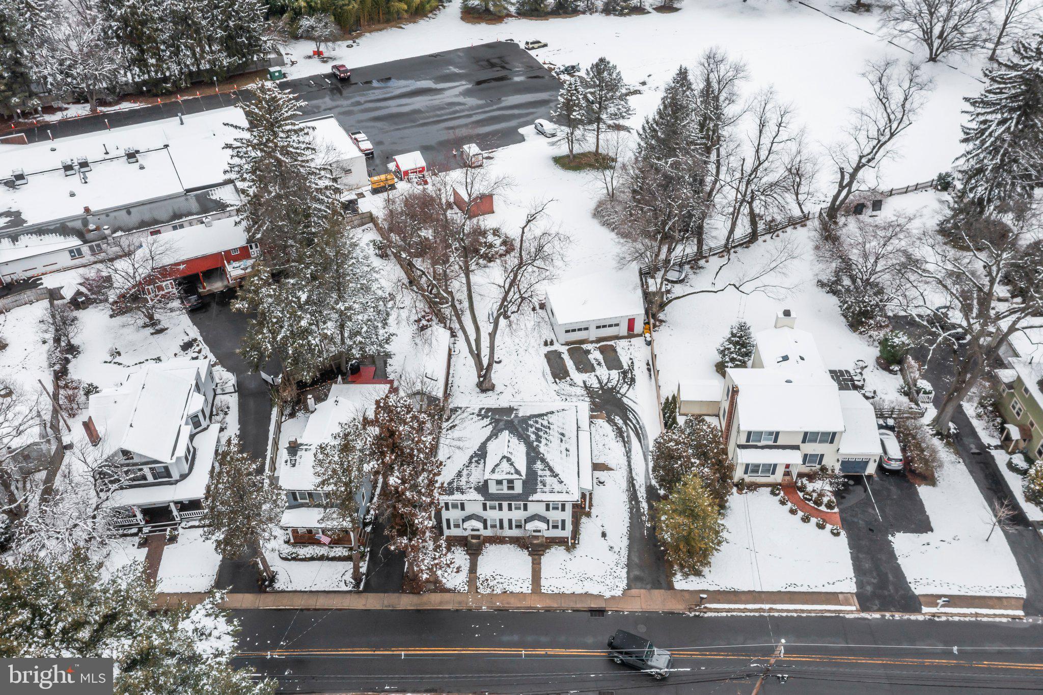 414 Village Rd E