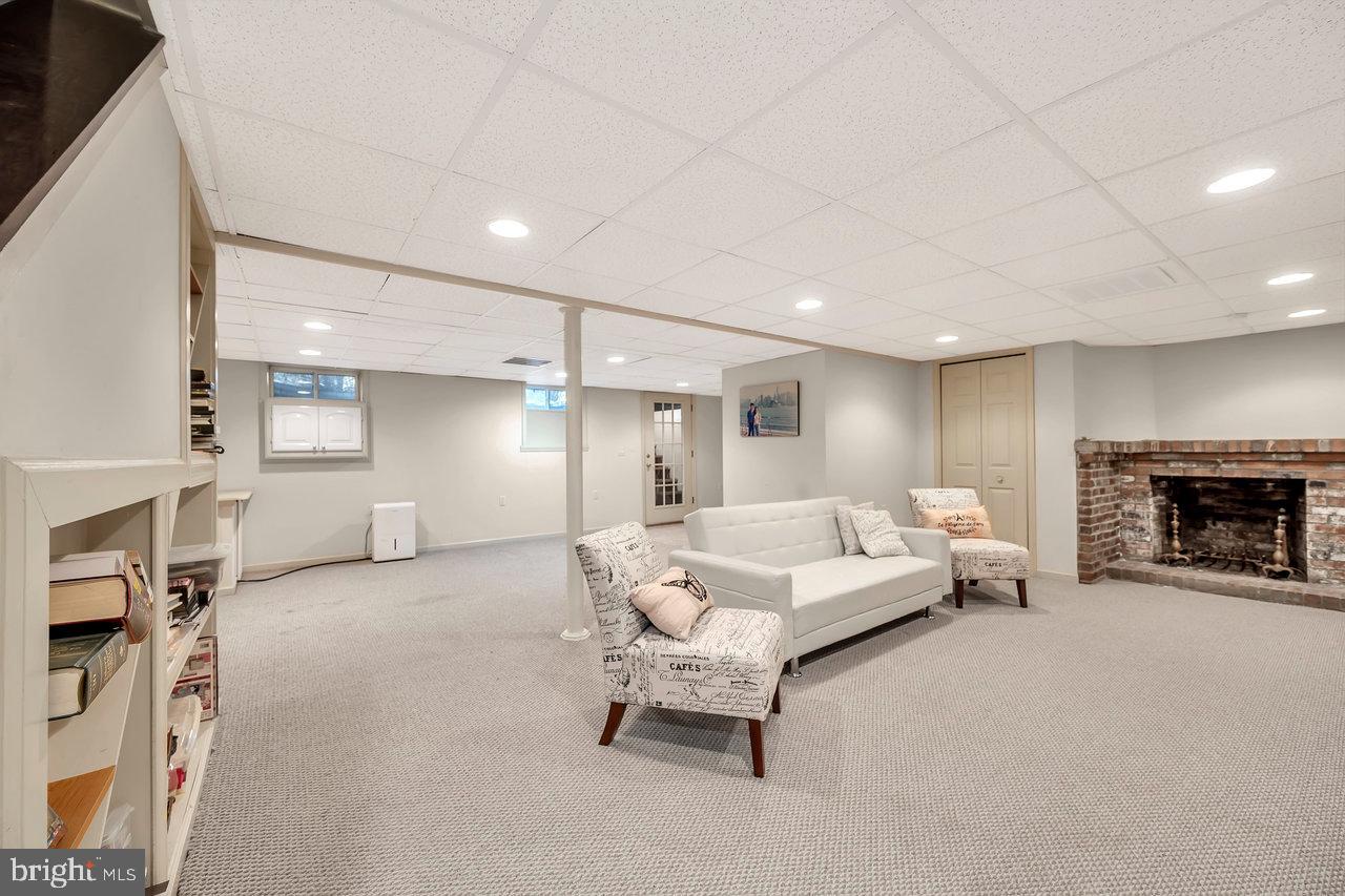 102 Conover Rd