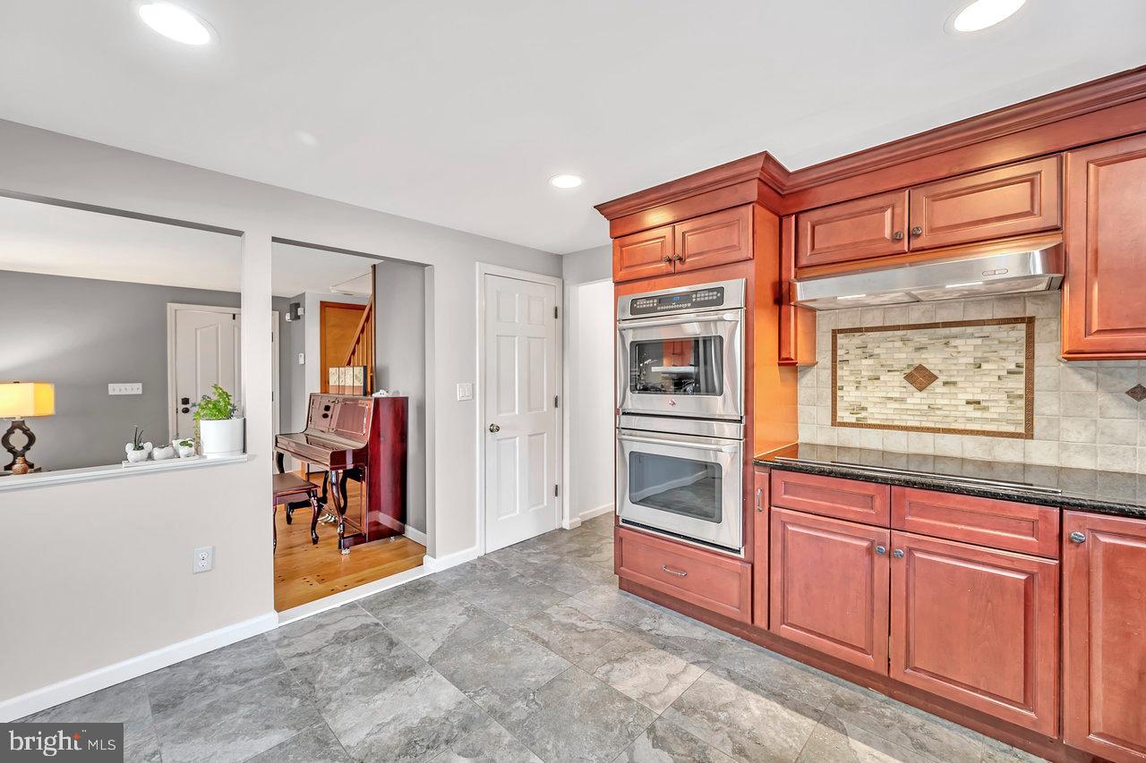 102 Conover Rd