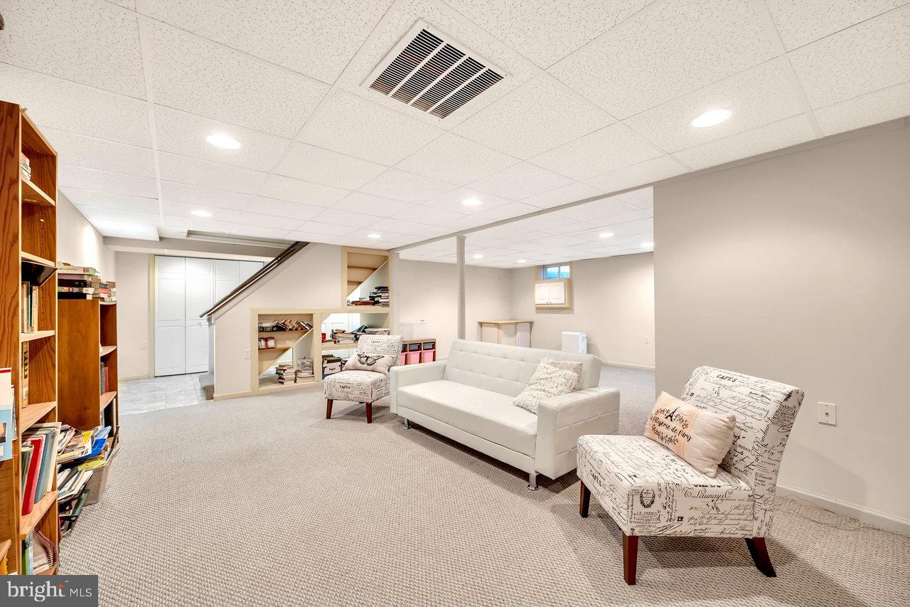 102 Conover Rd