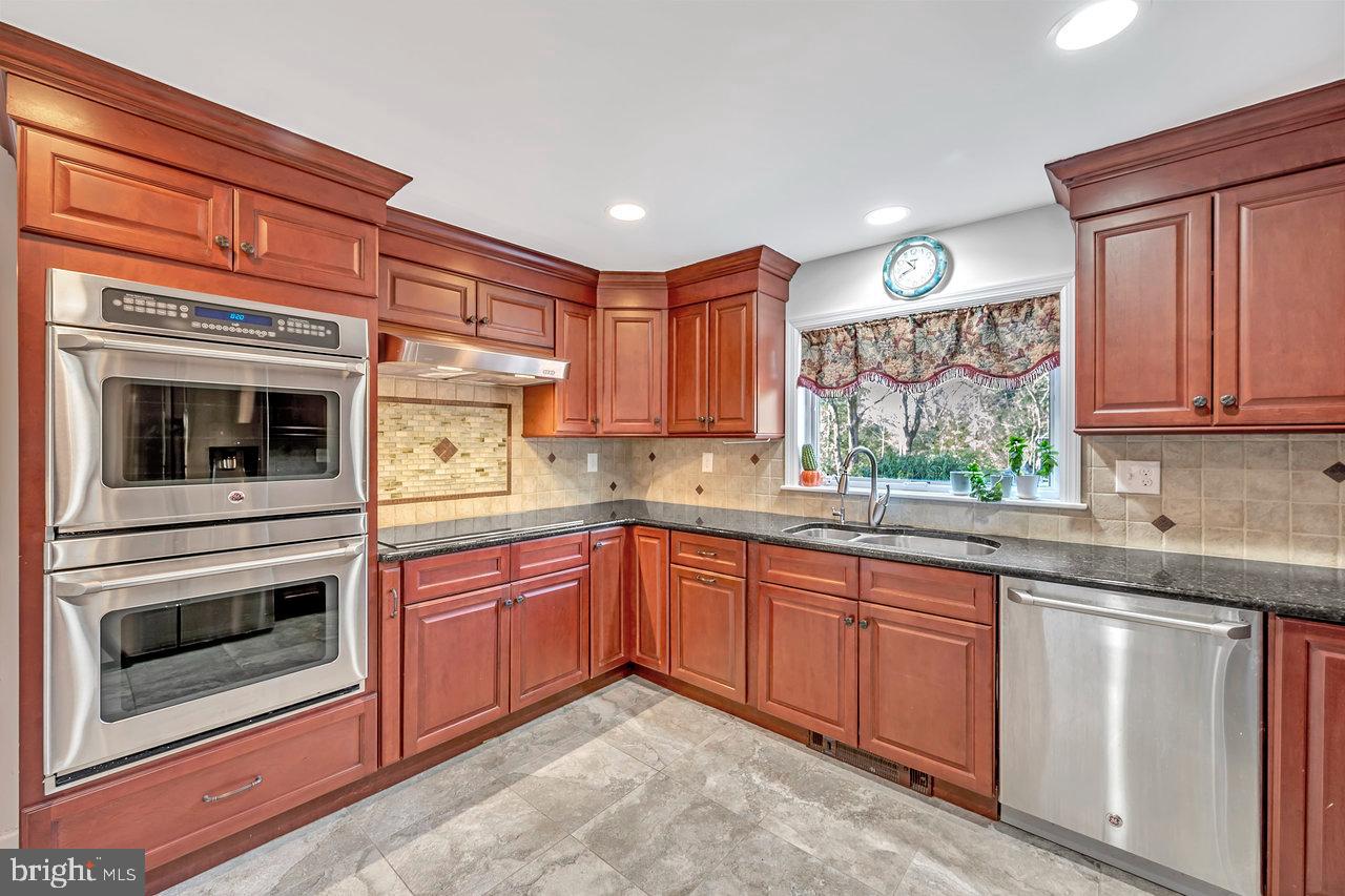 102 Conover Rd