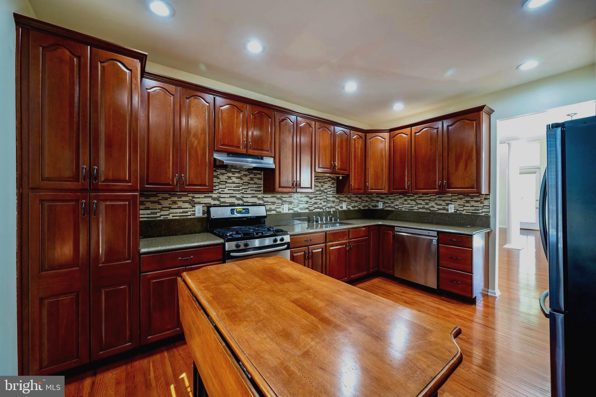 3 Eldridge Dr