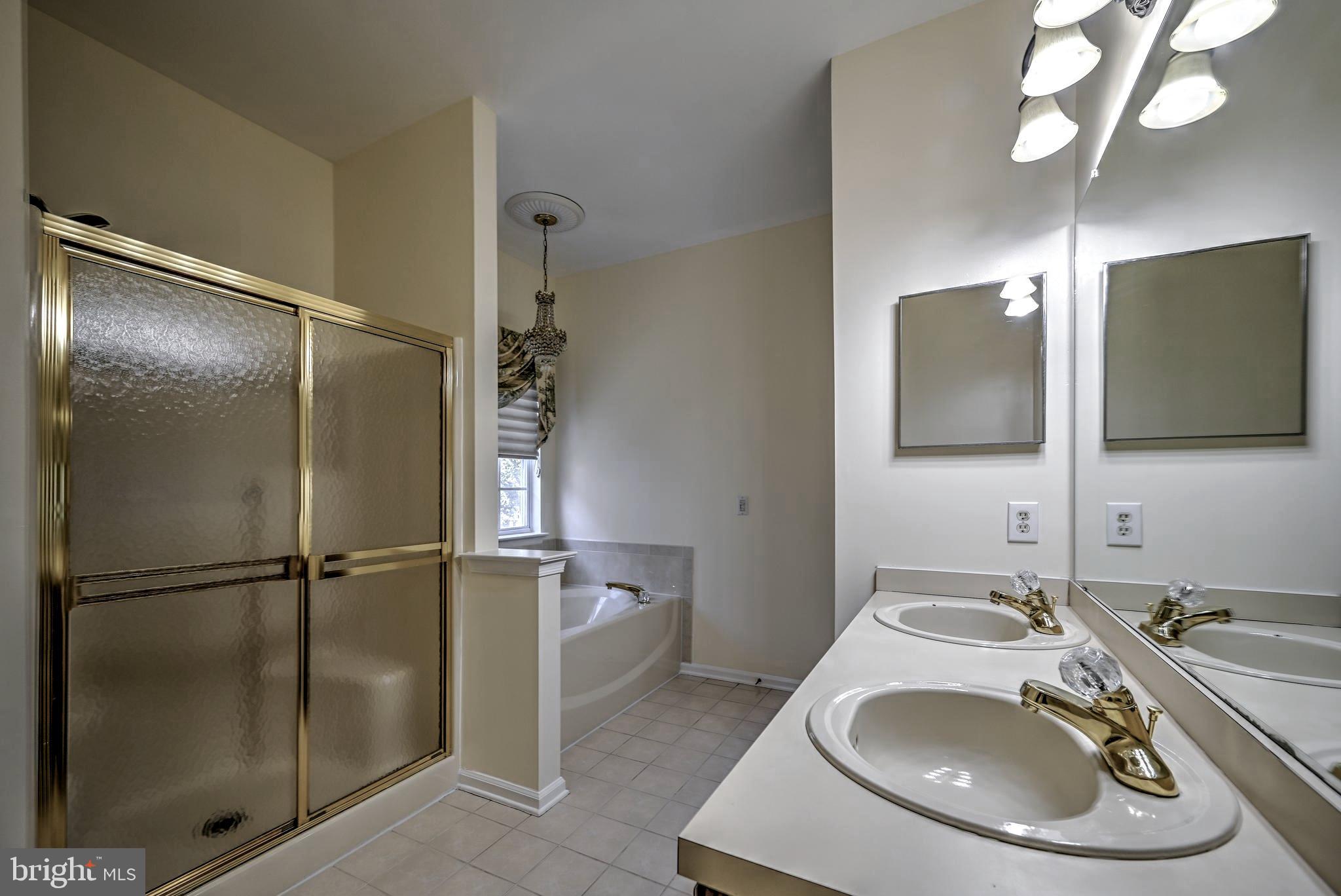 3 Eldridge Dr