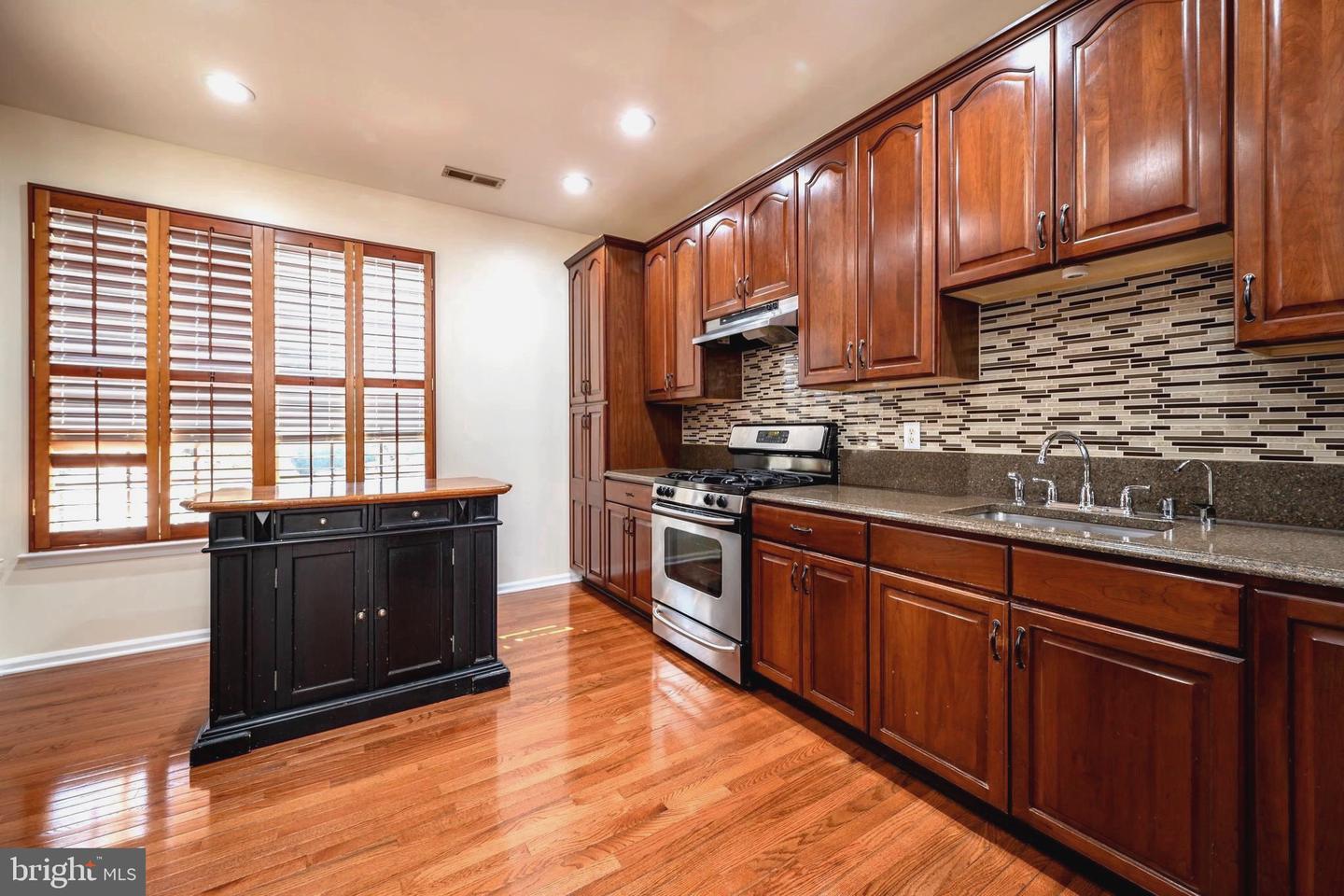 3 Eldridge Dr