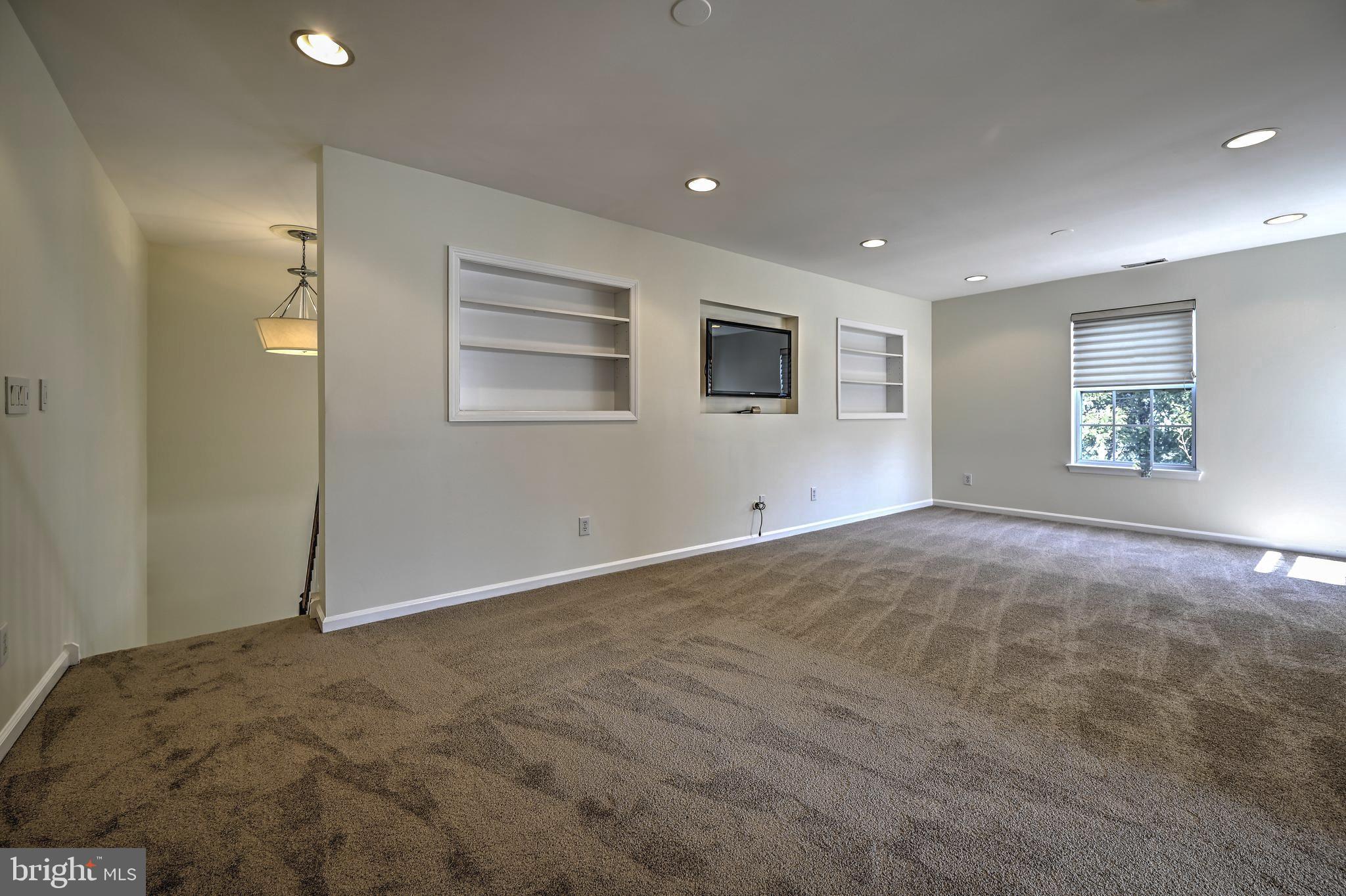 3 Eldridge Dr