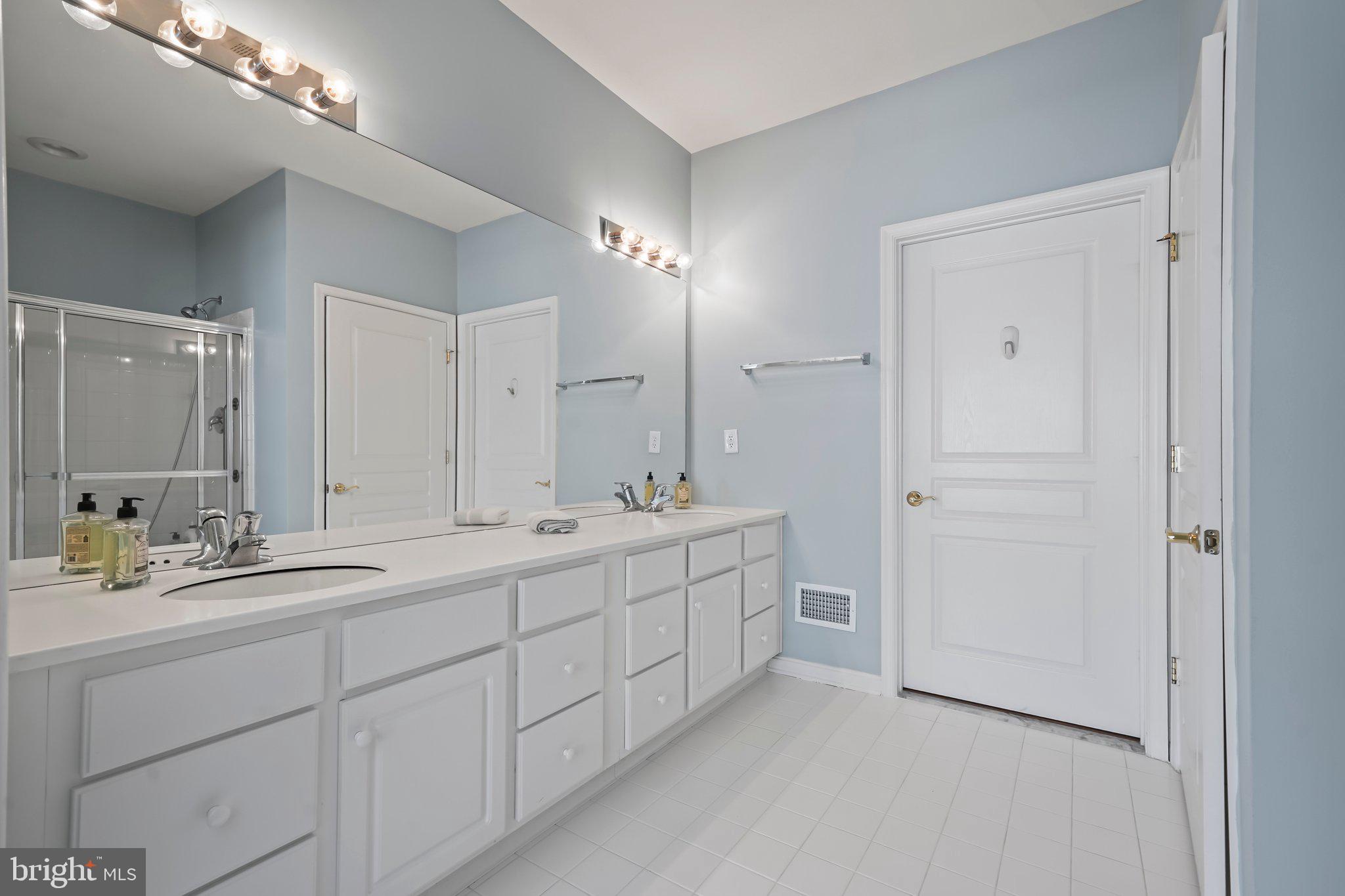 37 Falcon Ct