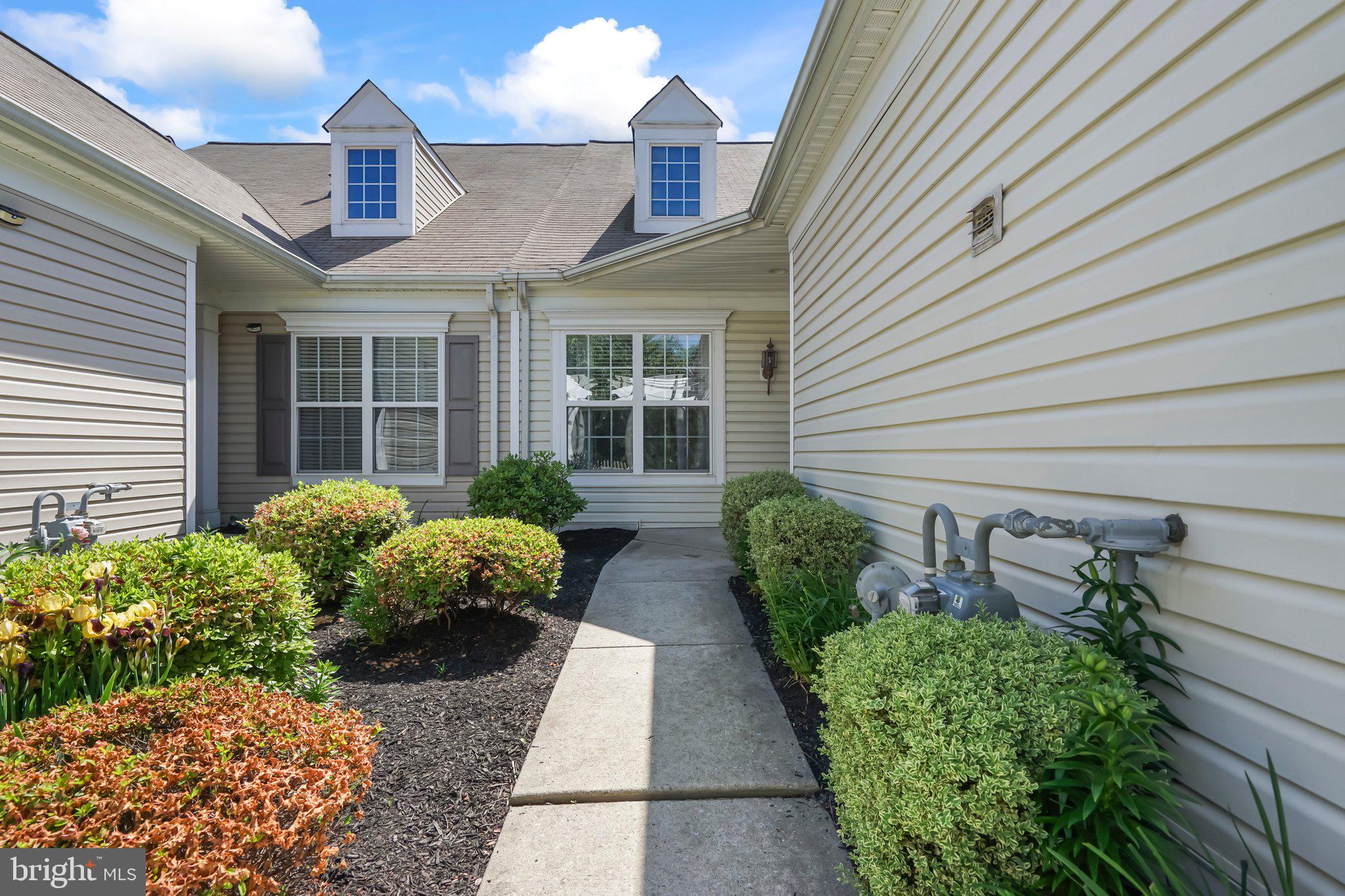 37 Falcon Ct