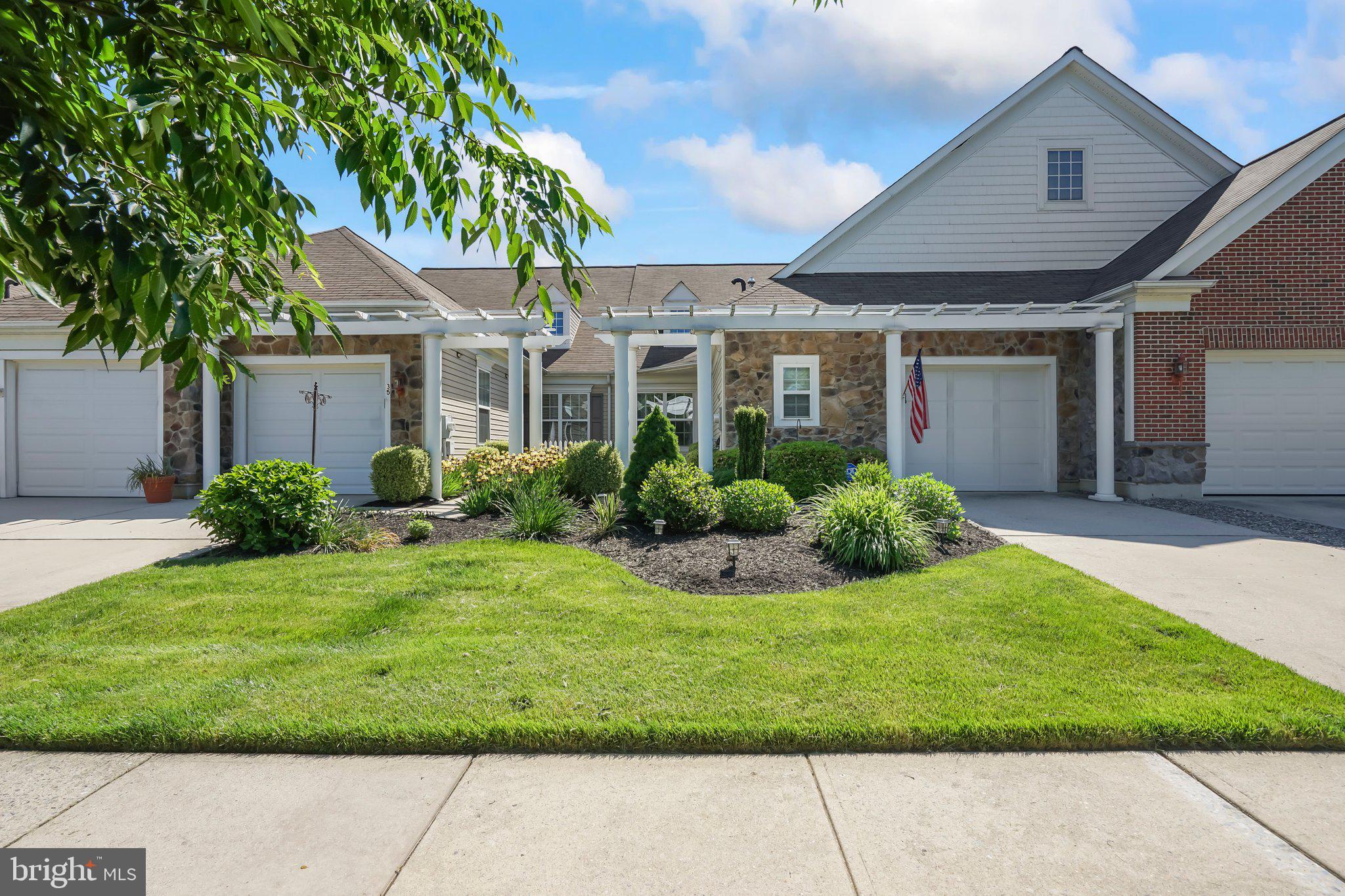37 Falcon Ct