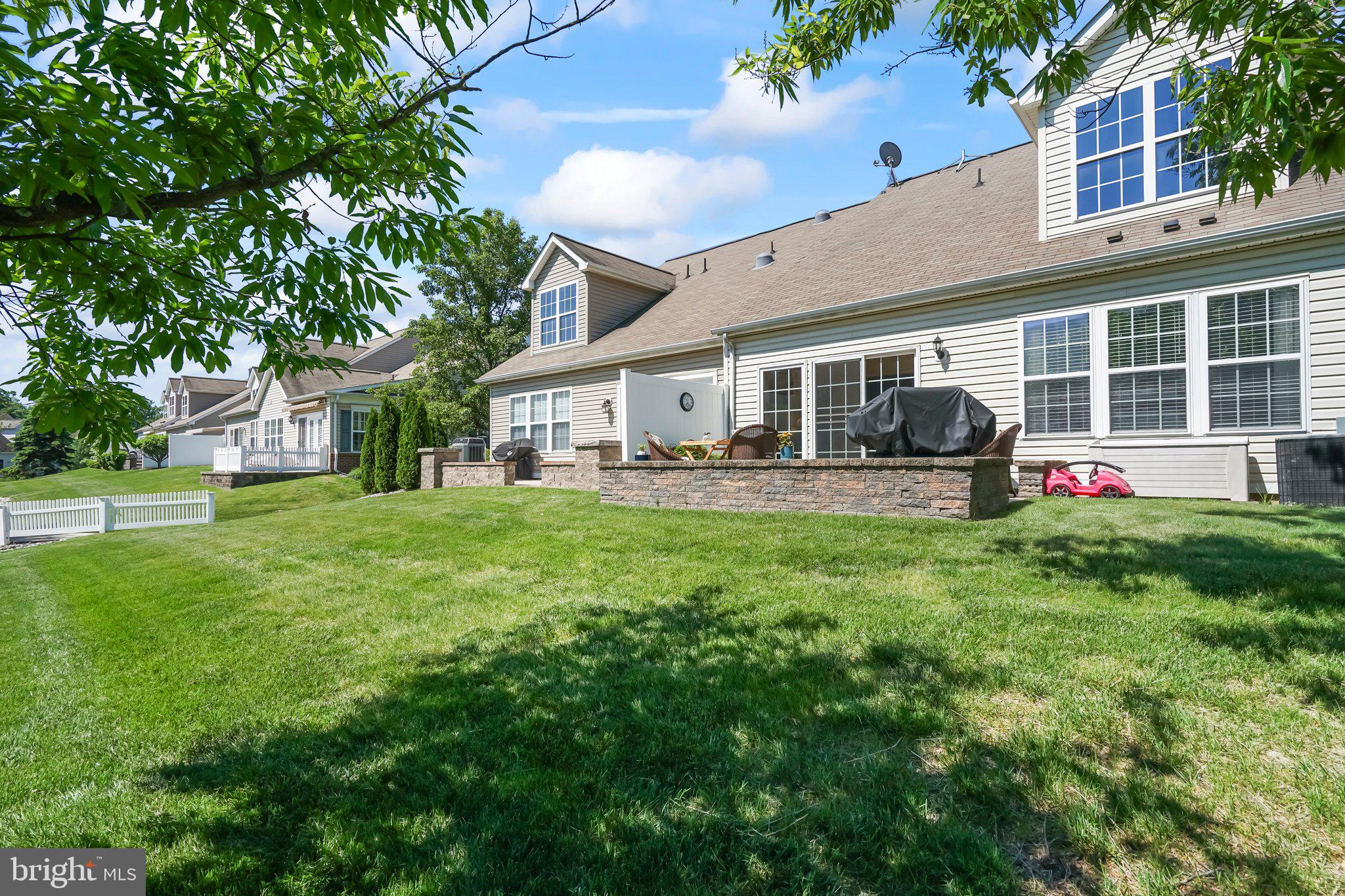 37 Falcon Ct