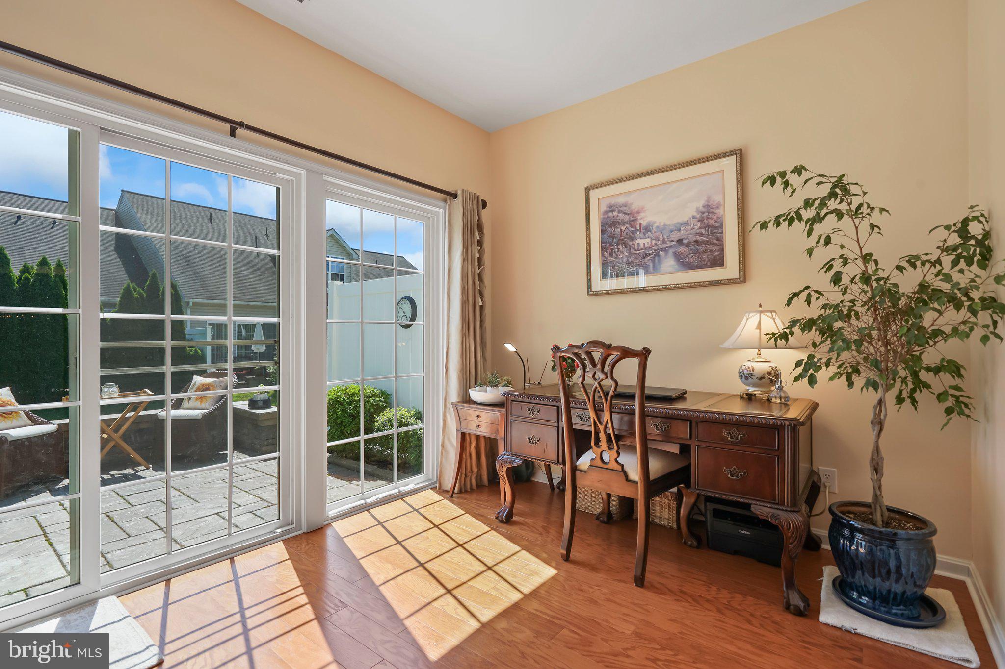 37 Falcon Ct
