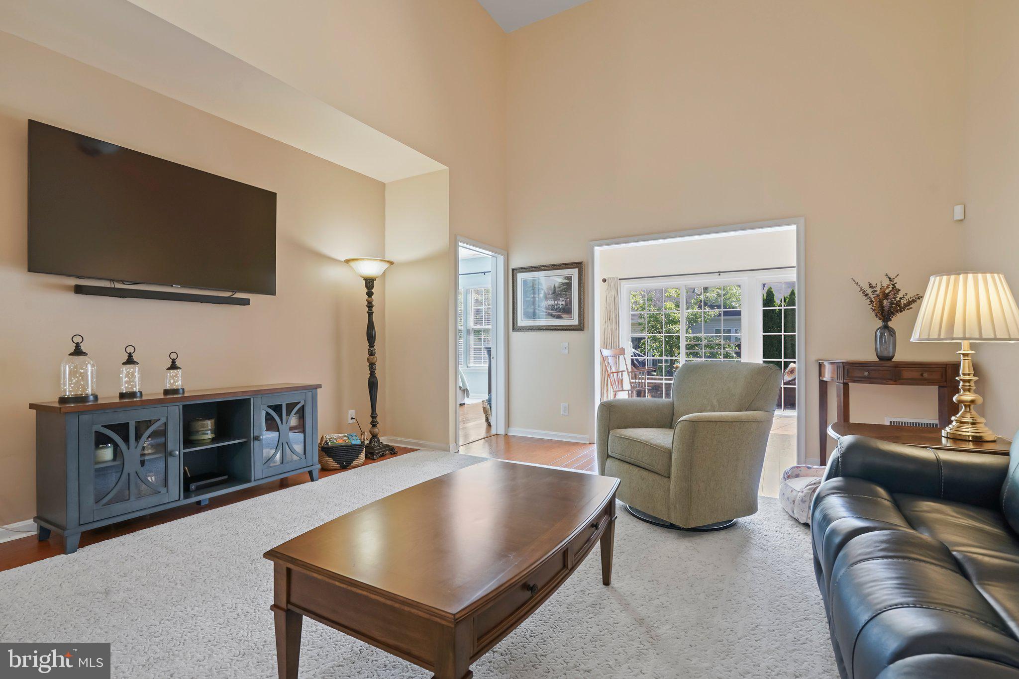 37 Falcon Ct