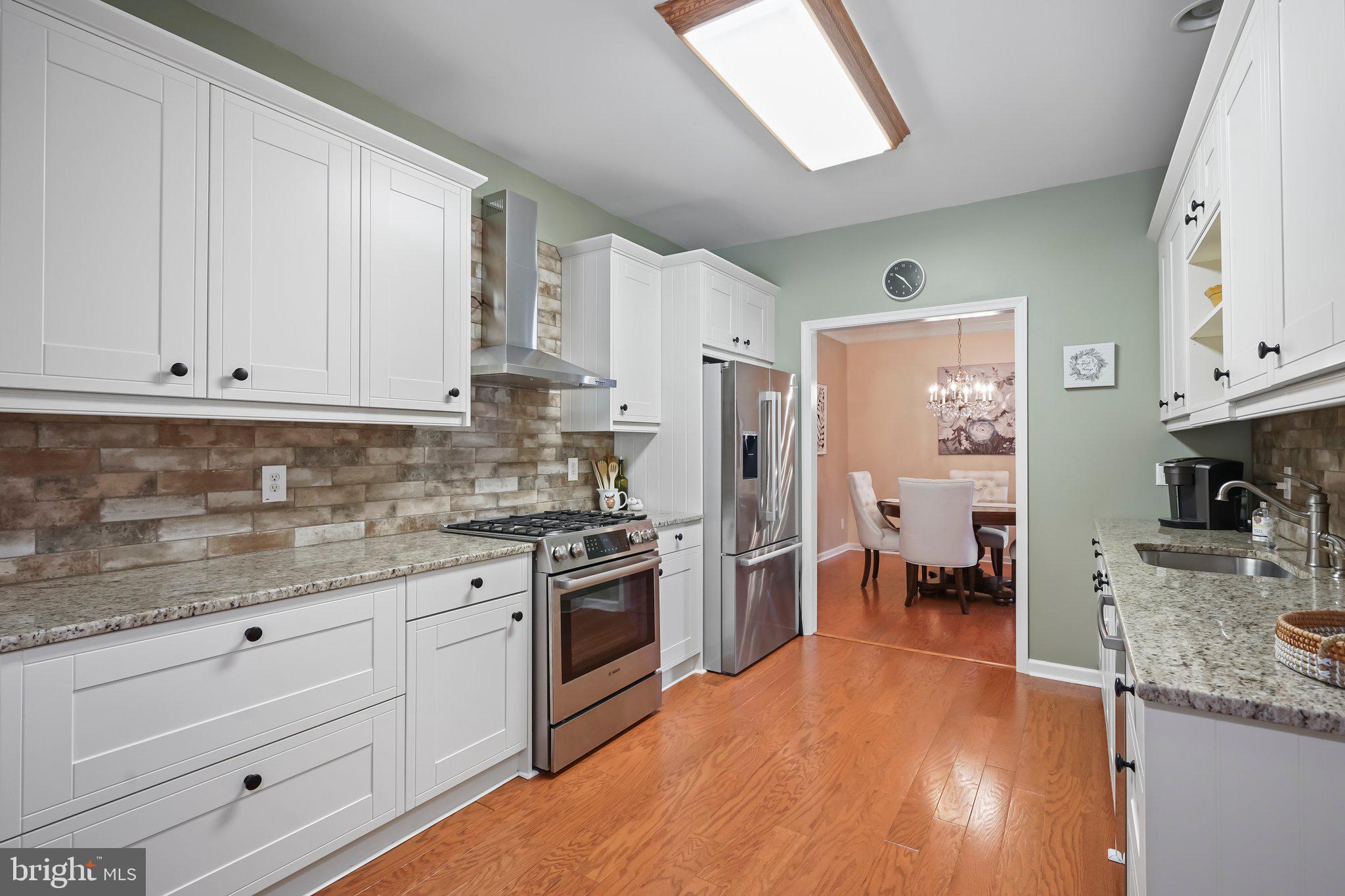 37 Falcon Ct