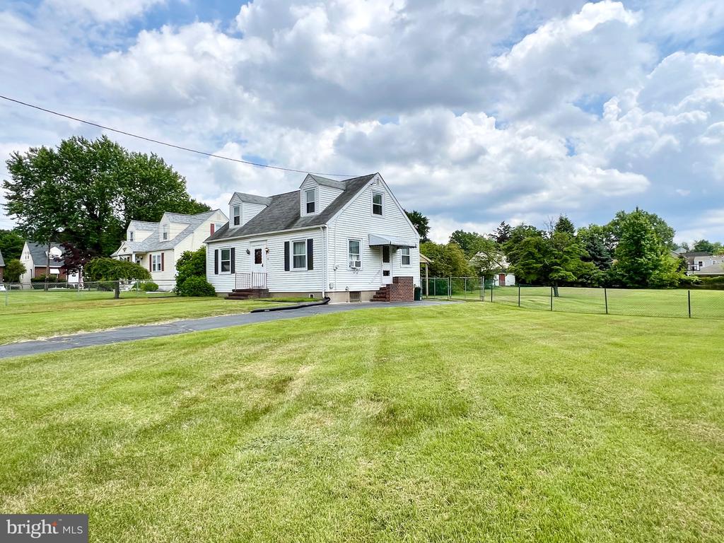 385 Miller Ave