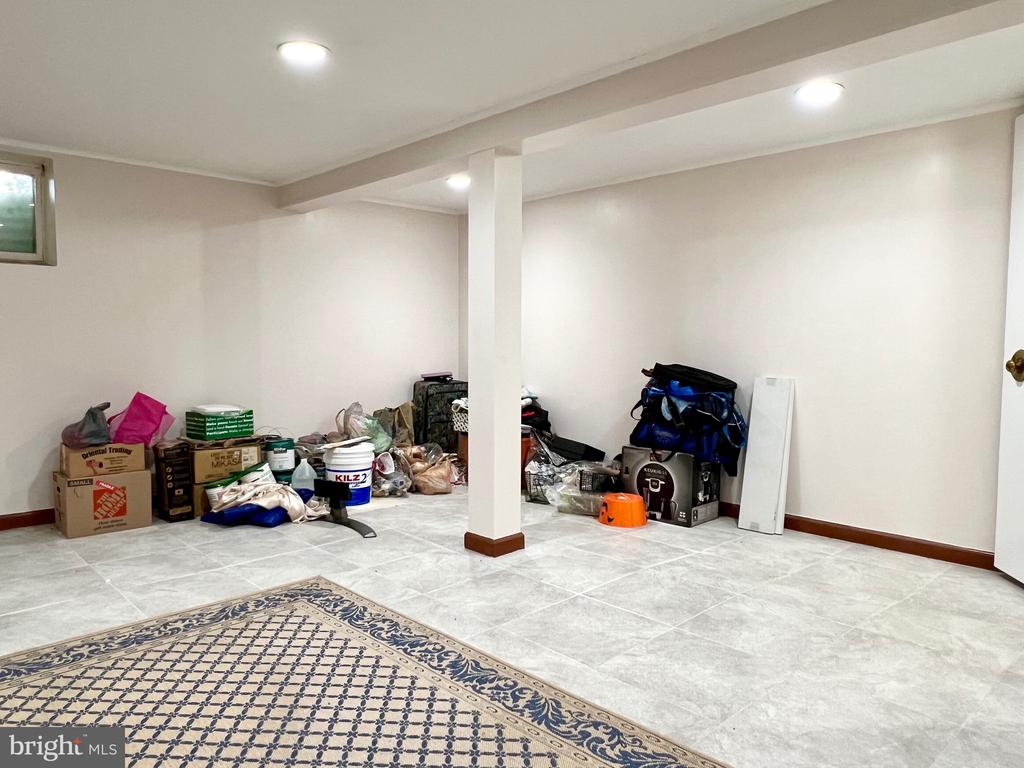 385 Miller Ave