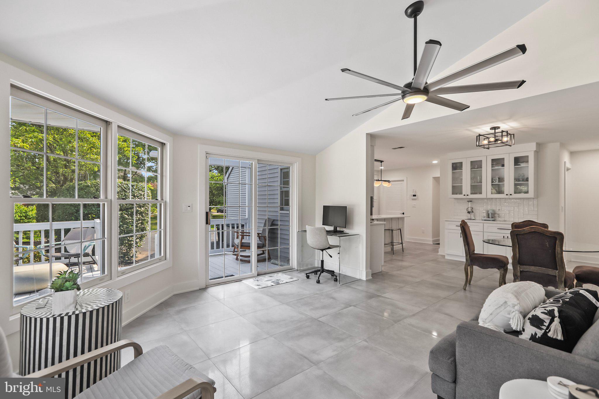 5 Glacier Dr