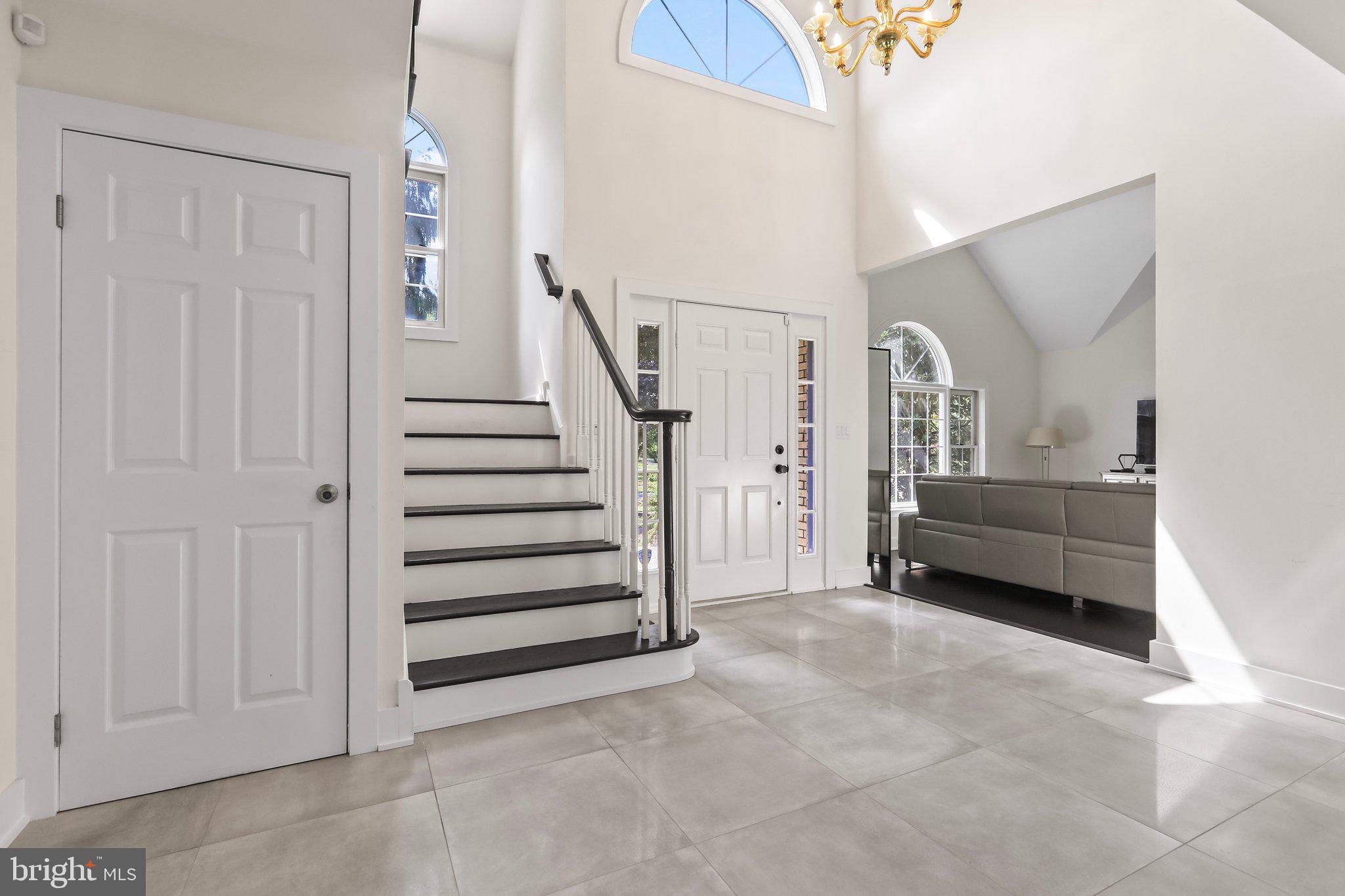 5 Glacier Dr