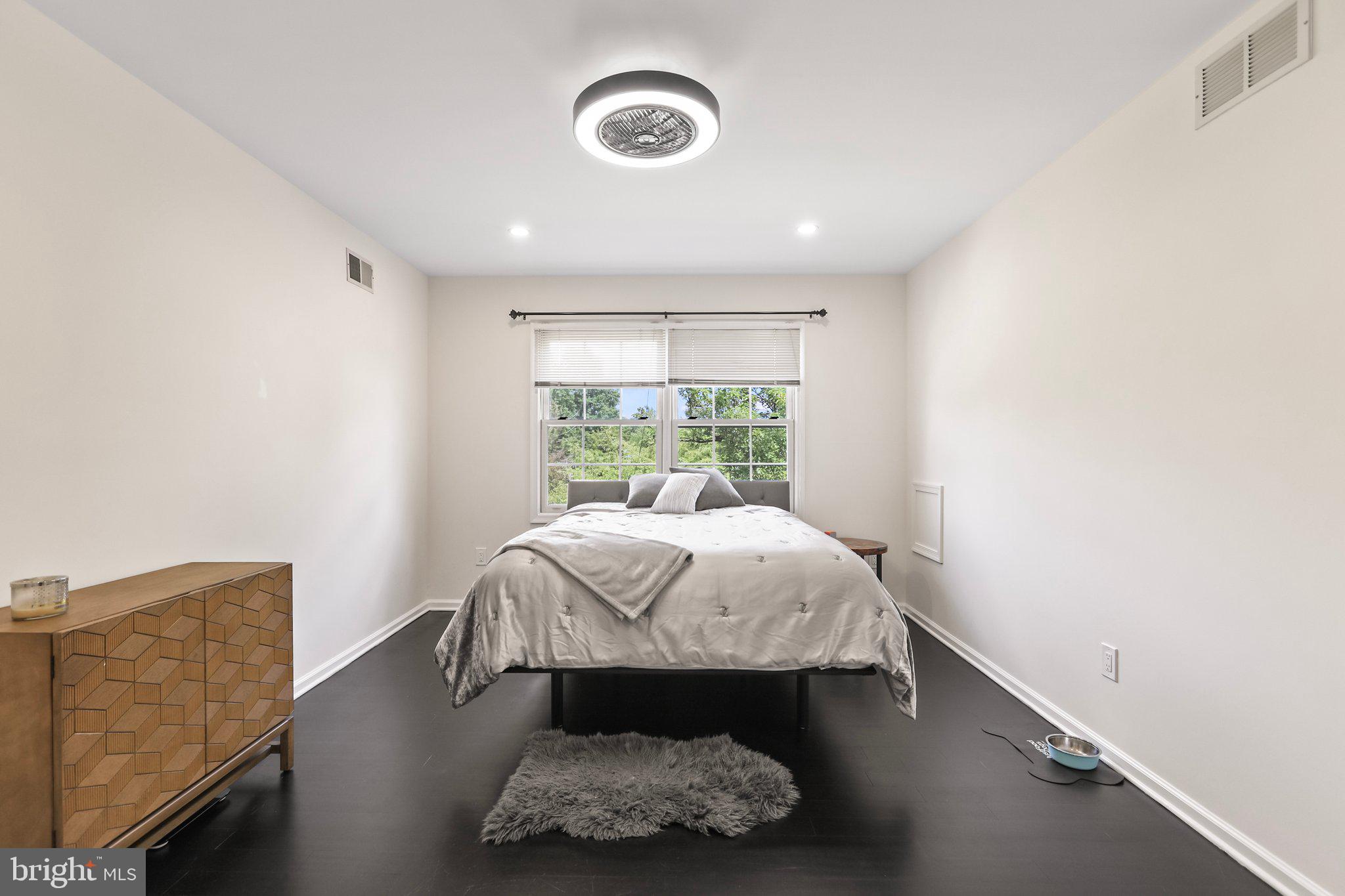 5 Glacier Dr