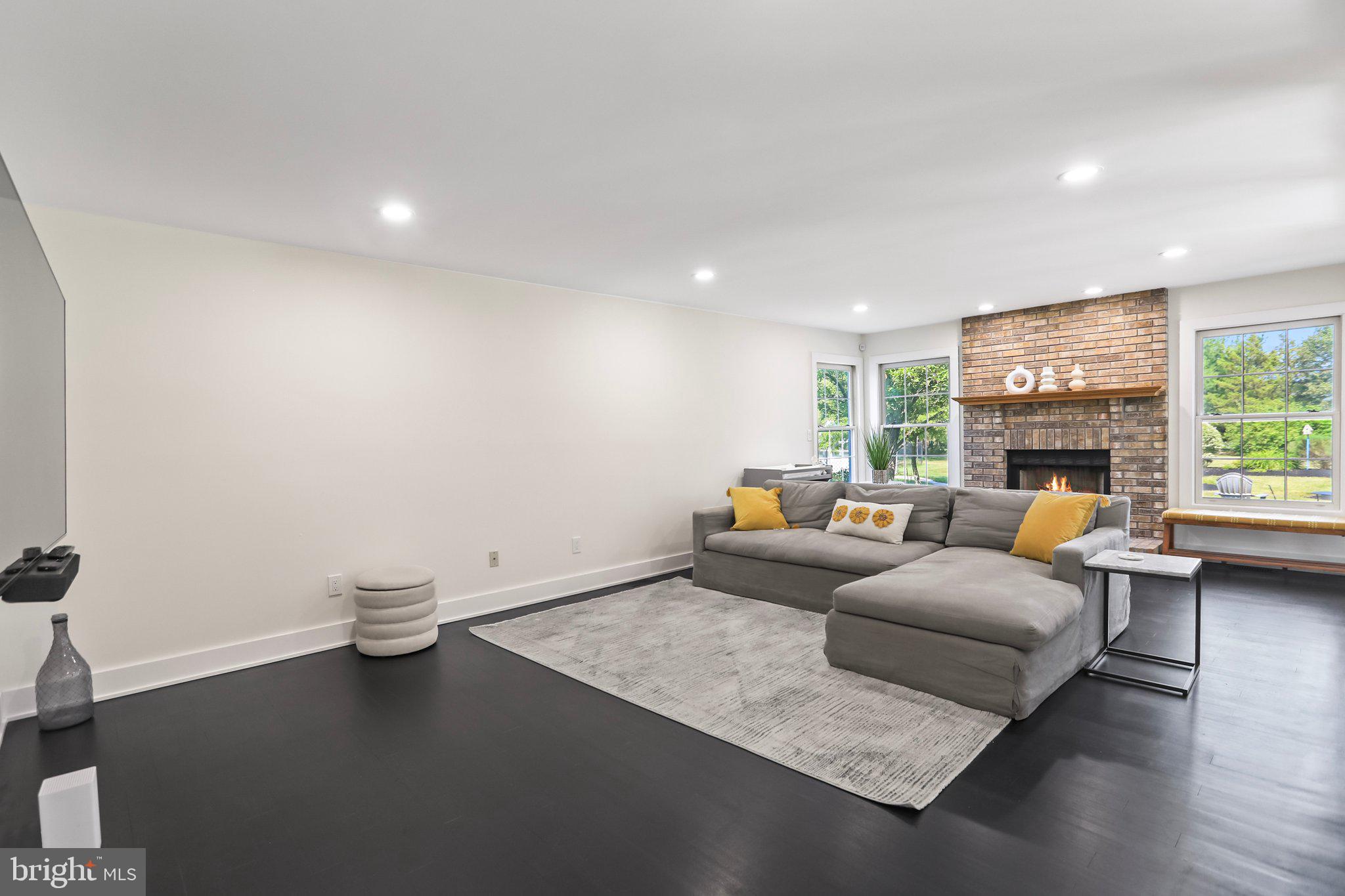 5 Glacier Dr
