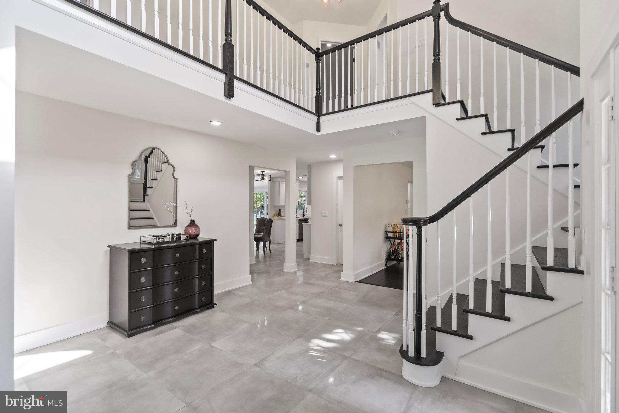 5 Glacier Dr