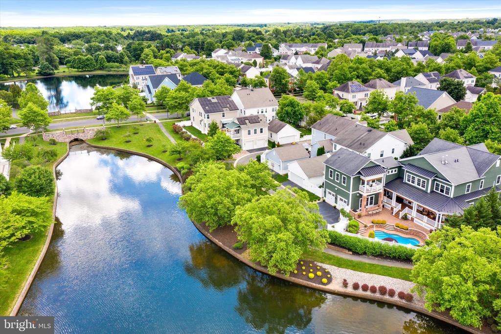 1133 Lake