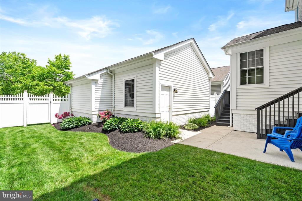 1133 Lake