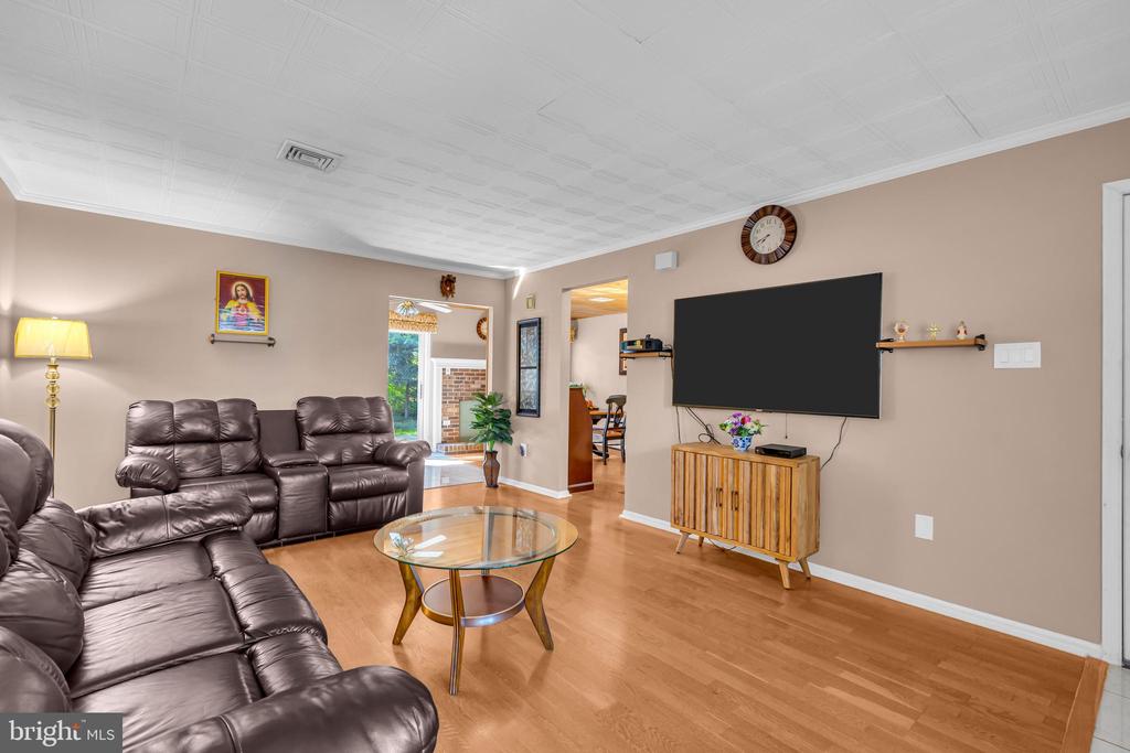 18 Charlene Ct