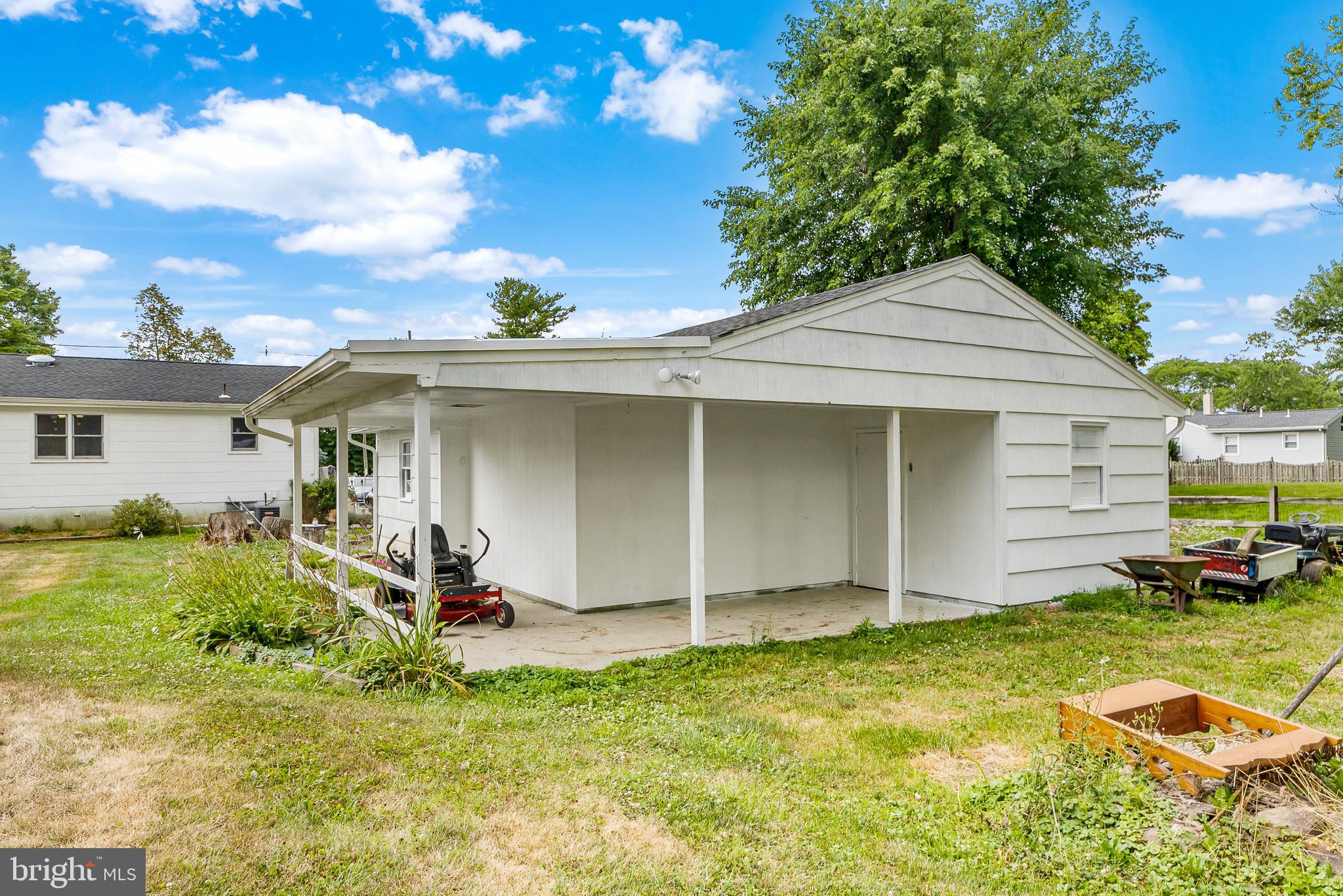 15 Woosamonsa Rd