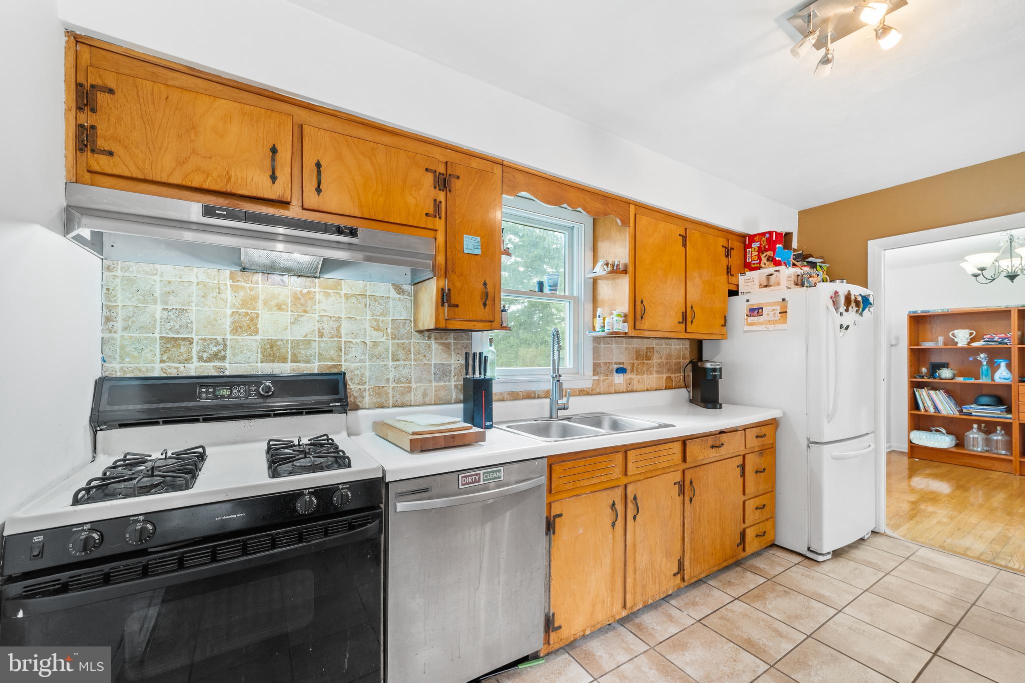 15 Woosamonsa Rd