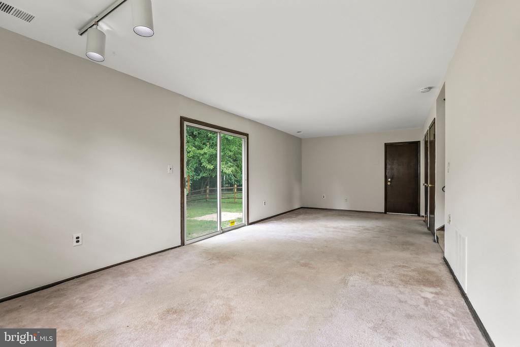 50 Colleen Cir