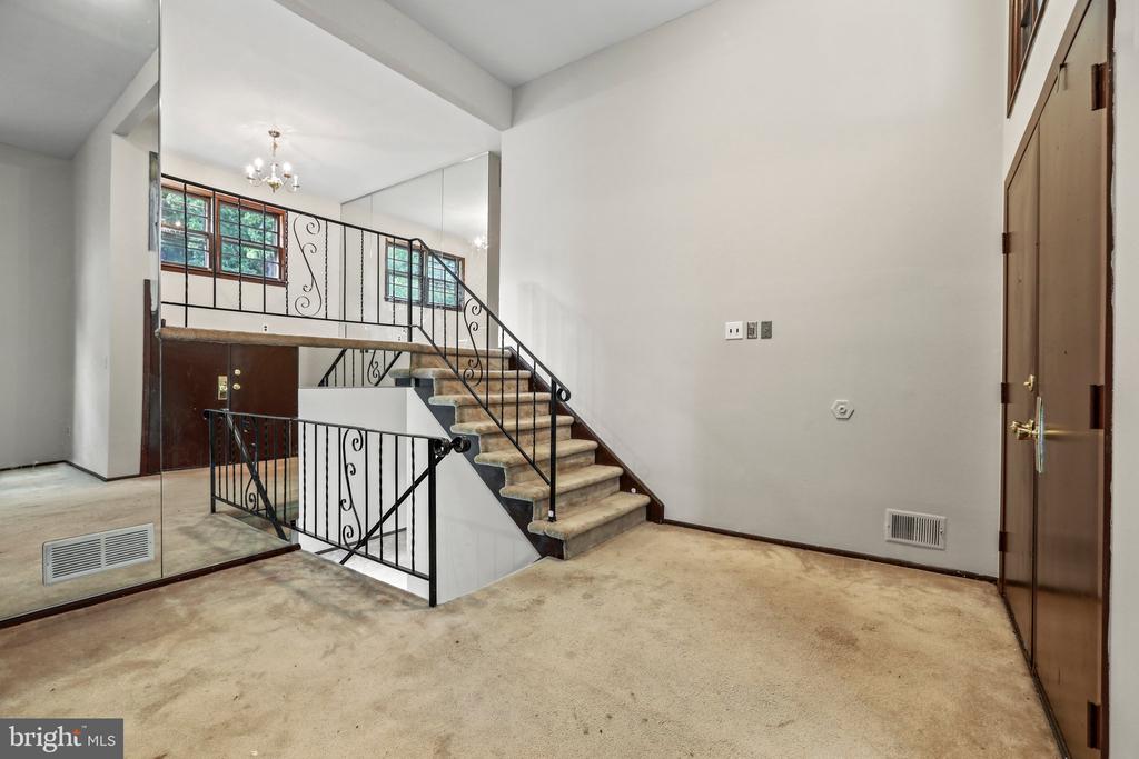 50 Colleen Cir