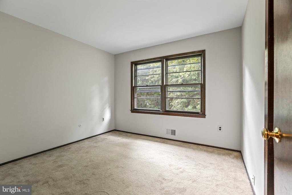 50 Colleen Cir