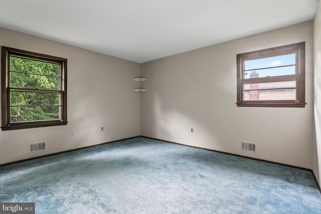 50 Colleen Cir