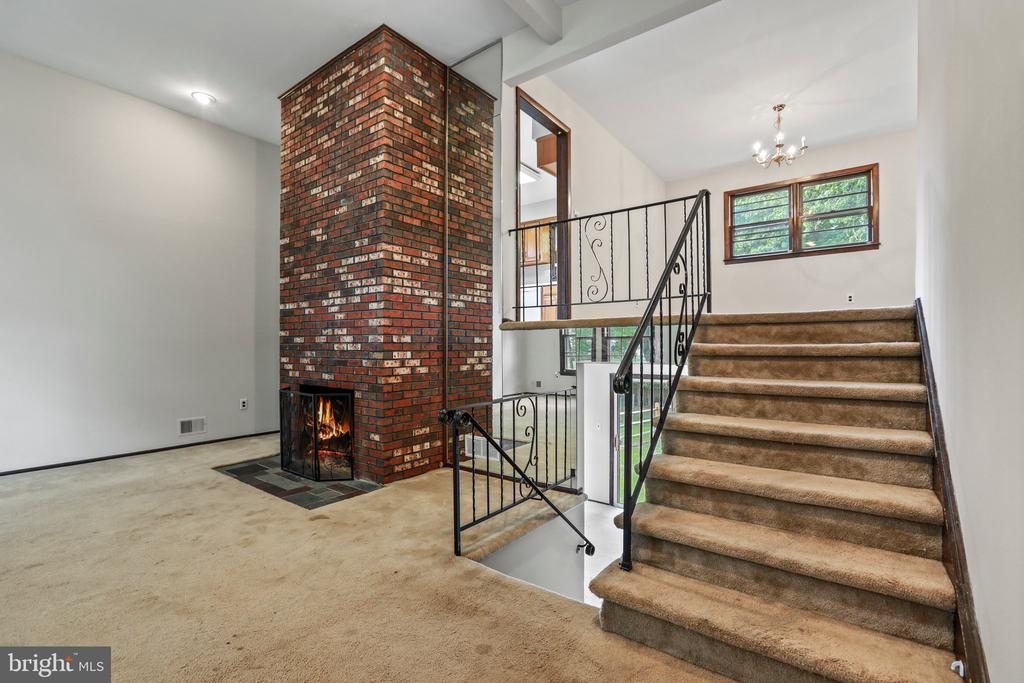 50 Colleen Cir