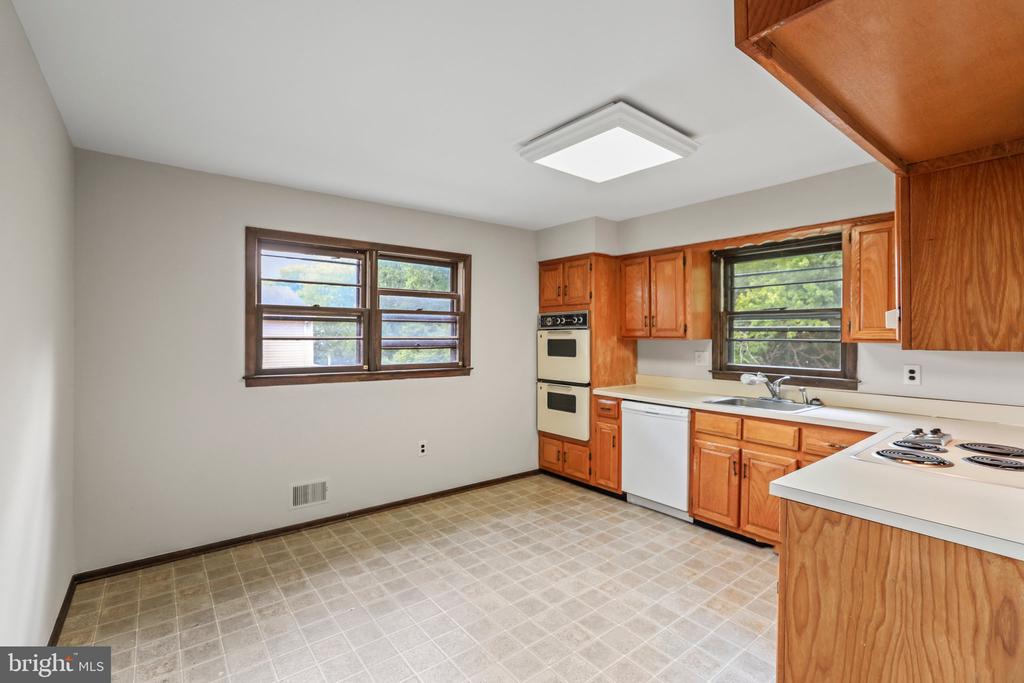 50 Colleen Cir
