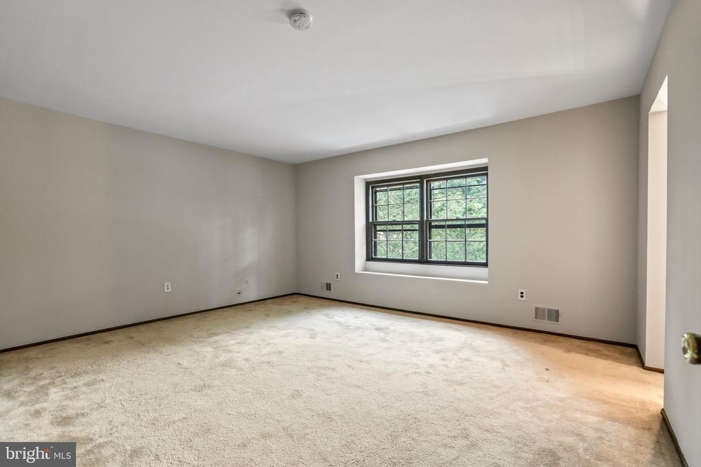 50 Colleen Cir