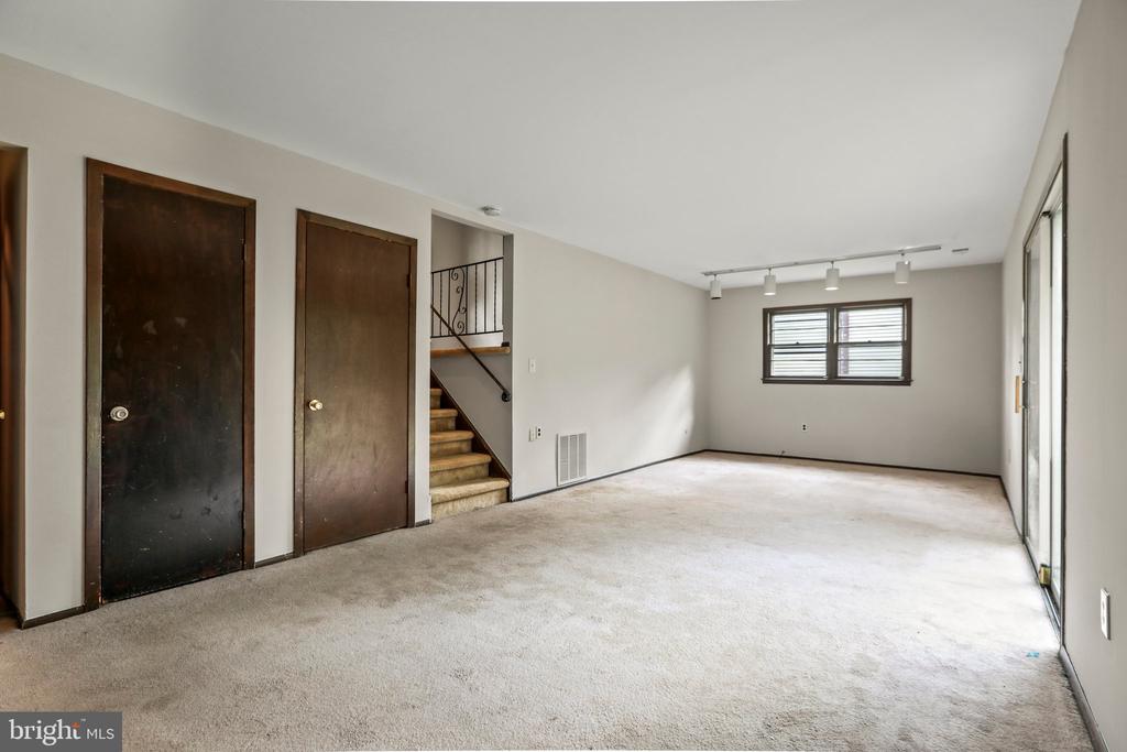 50 Colleen Cir