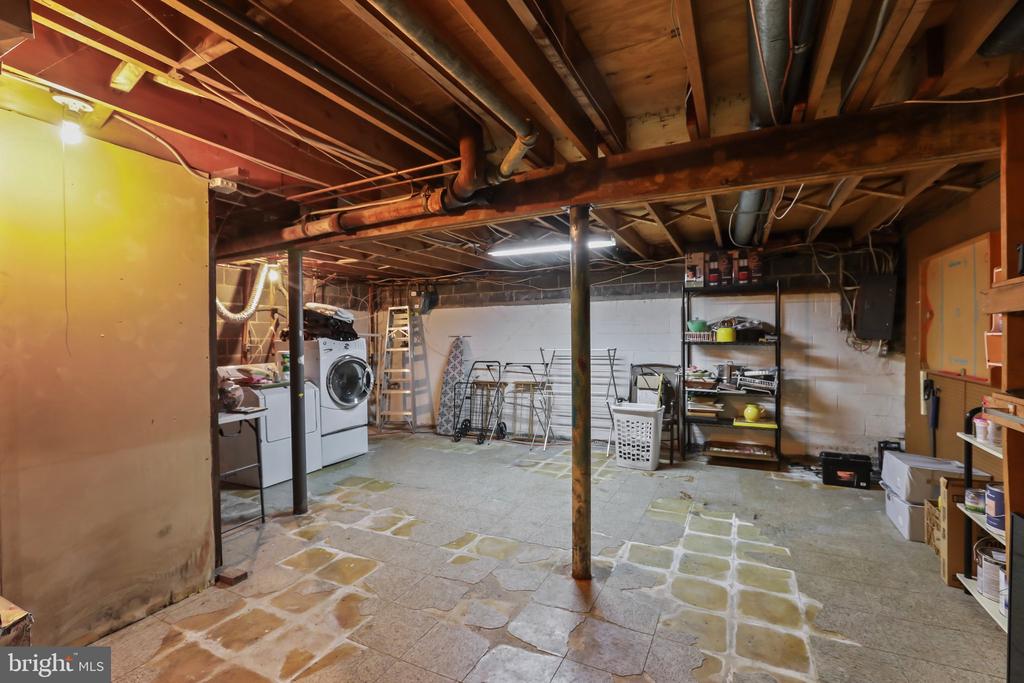39 Bennington Dr